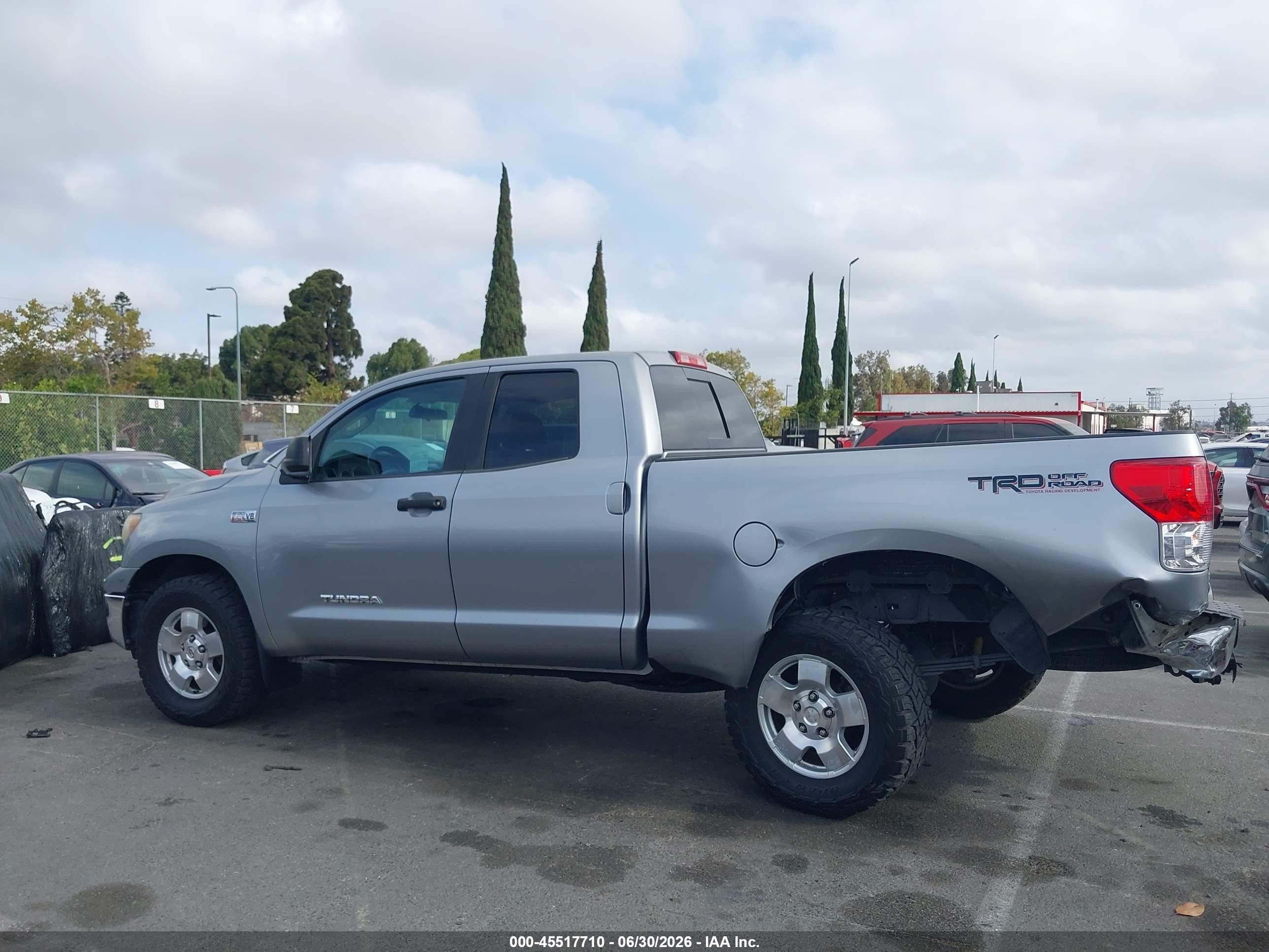 2012 Toyota Tundra Grade 5.7l V8 Silver vin: 5TFRY5F11CX125758