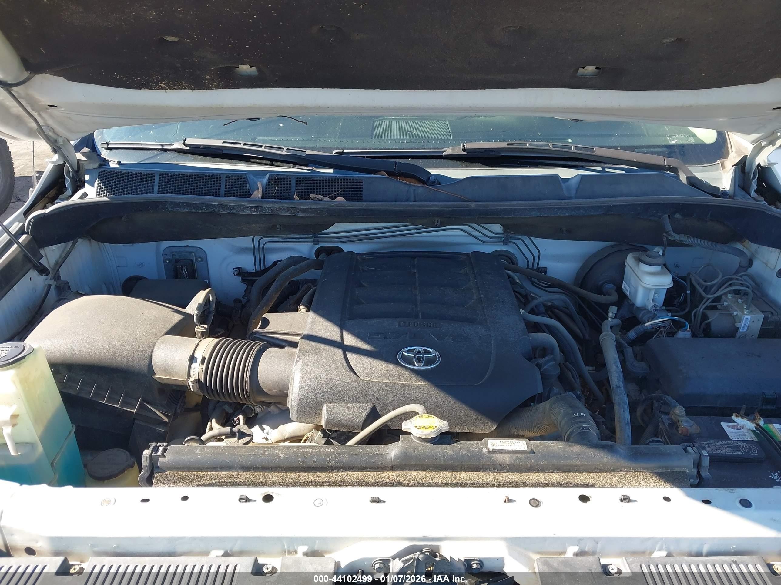 2014 Toyota Tundra Sr5 5.7l V8 White vin: 5TFRY5F11EX168578