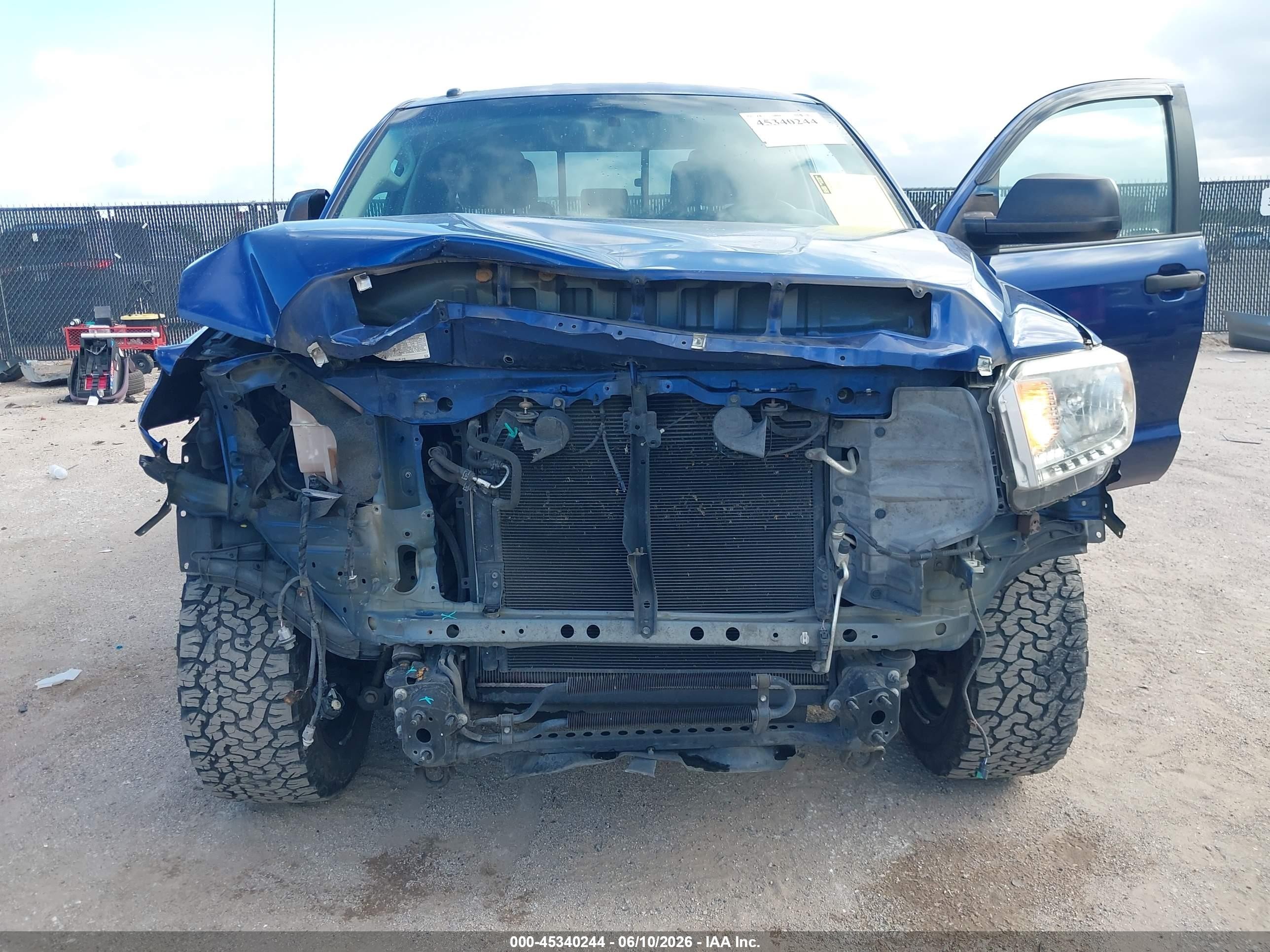 2015 Toyota Tundra Sr5 5.7l V8 Blue vin: 5TFRY5F11FX182725