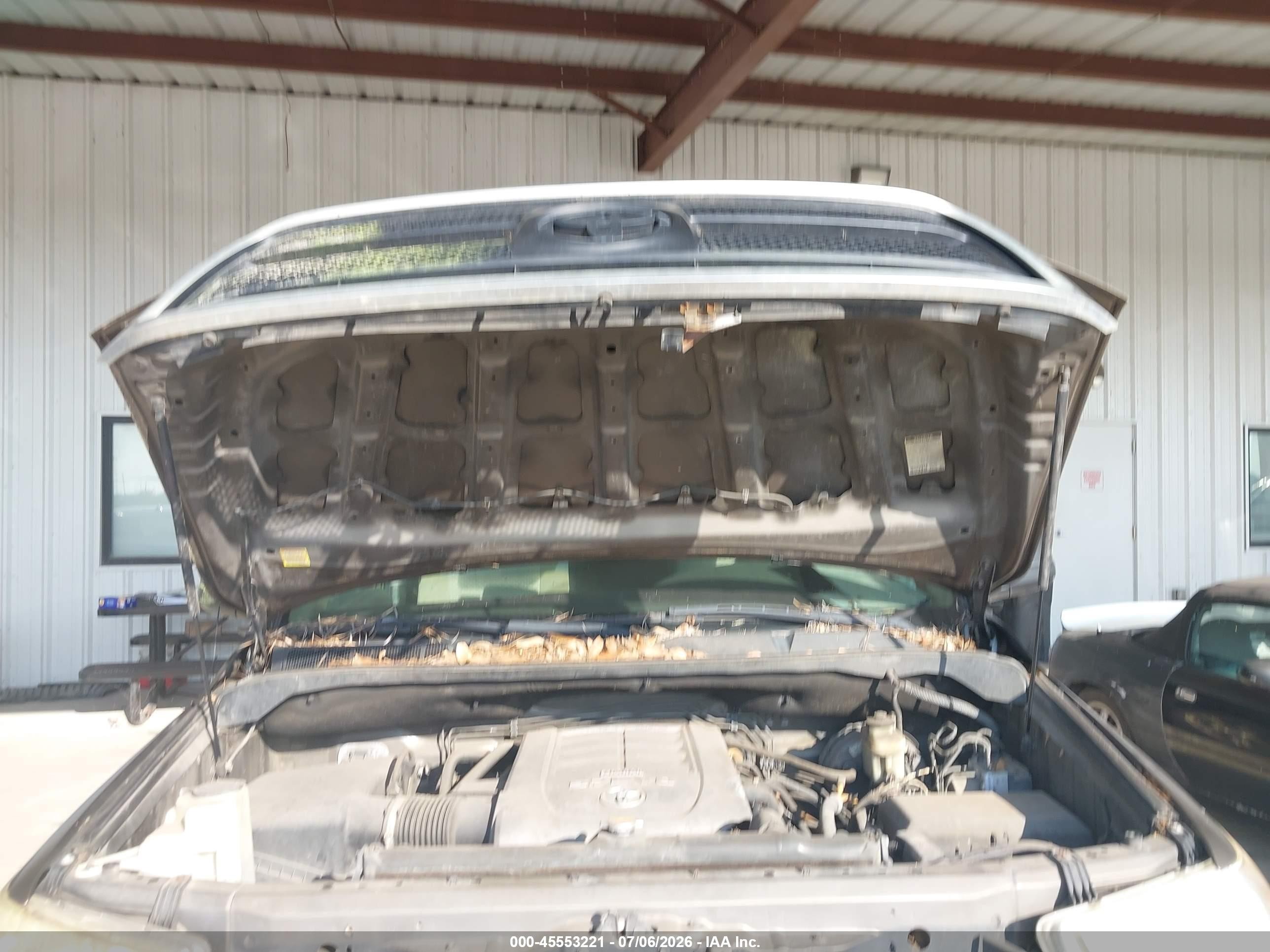 2010 Toyota Tundra Grade 5.7l V8 Tan vin: 5TFRY5F12AX075420