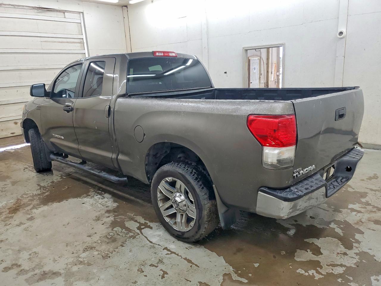 2010 Toyota Tundra Double Cab Sr5 Tan vin: 5TFRY5F12AX075899