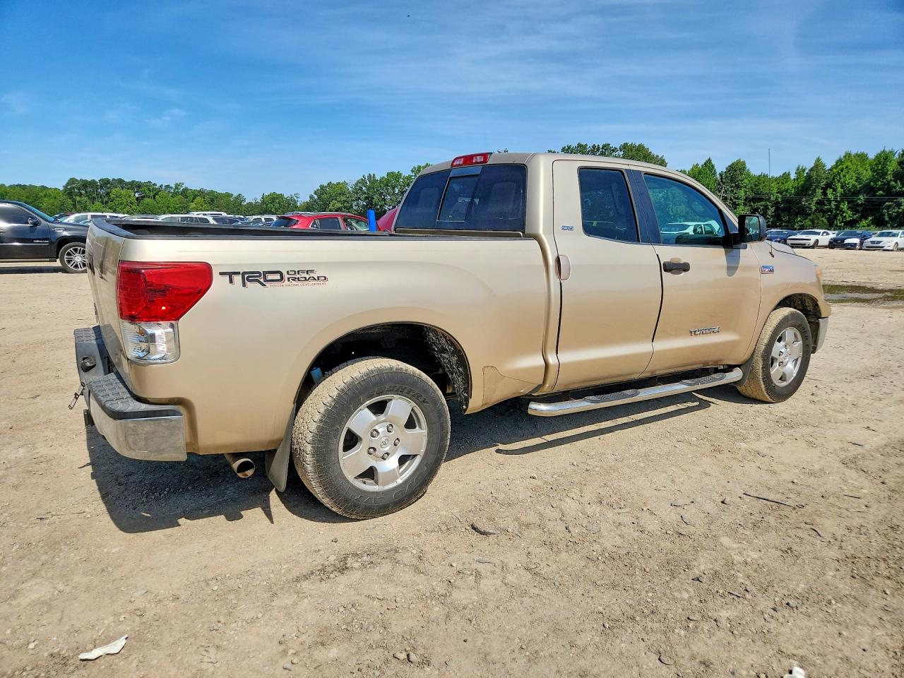 2010 Toyota Tundra Gold vin: 5TFRY5F12AX082769