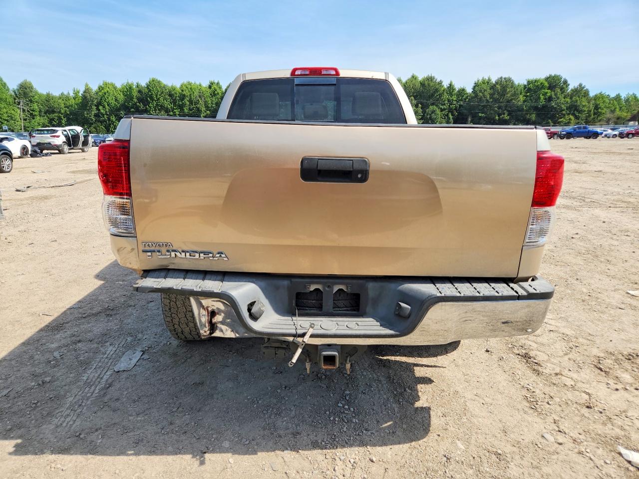 2010 Toyota Tundra Gold vin: 5TFRY5F12AX082769