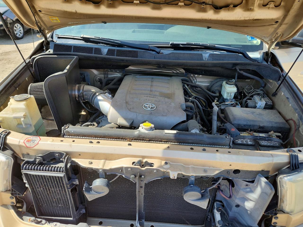 2010 Toyota Tundra Gold vin: 5TFRY5F12AX082769