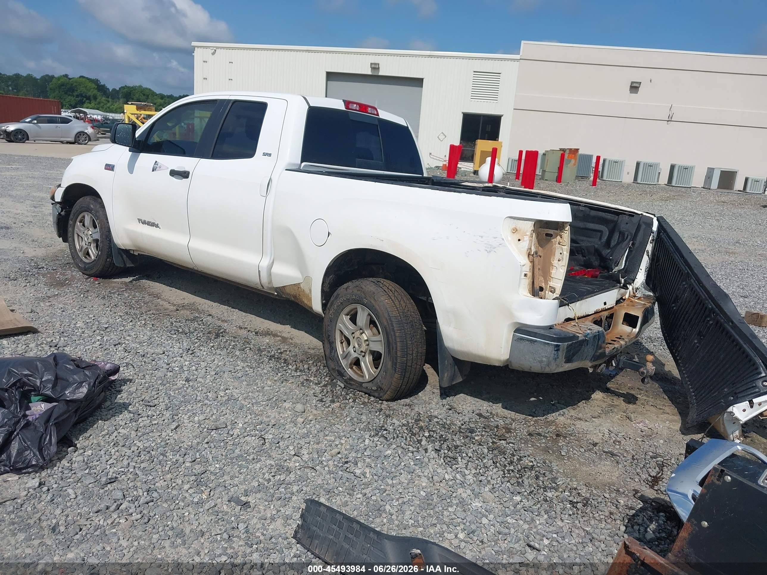 2011 Toyota Tundra Grade 5.7l V8 Белый vin: 5TFRY5F12BX103525