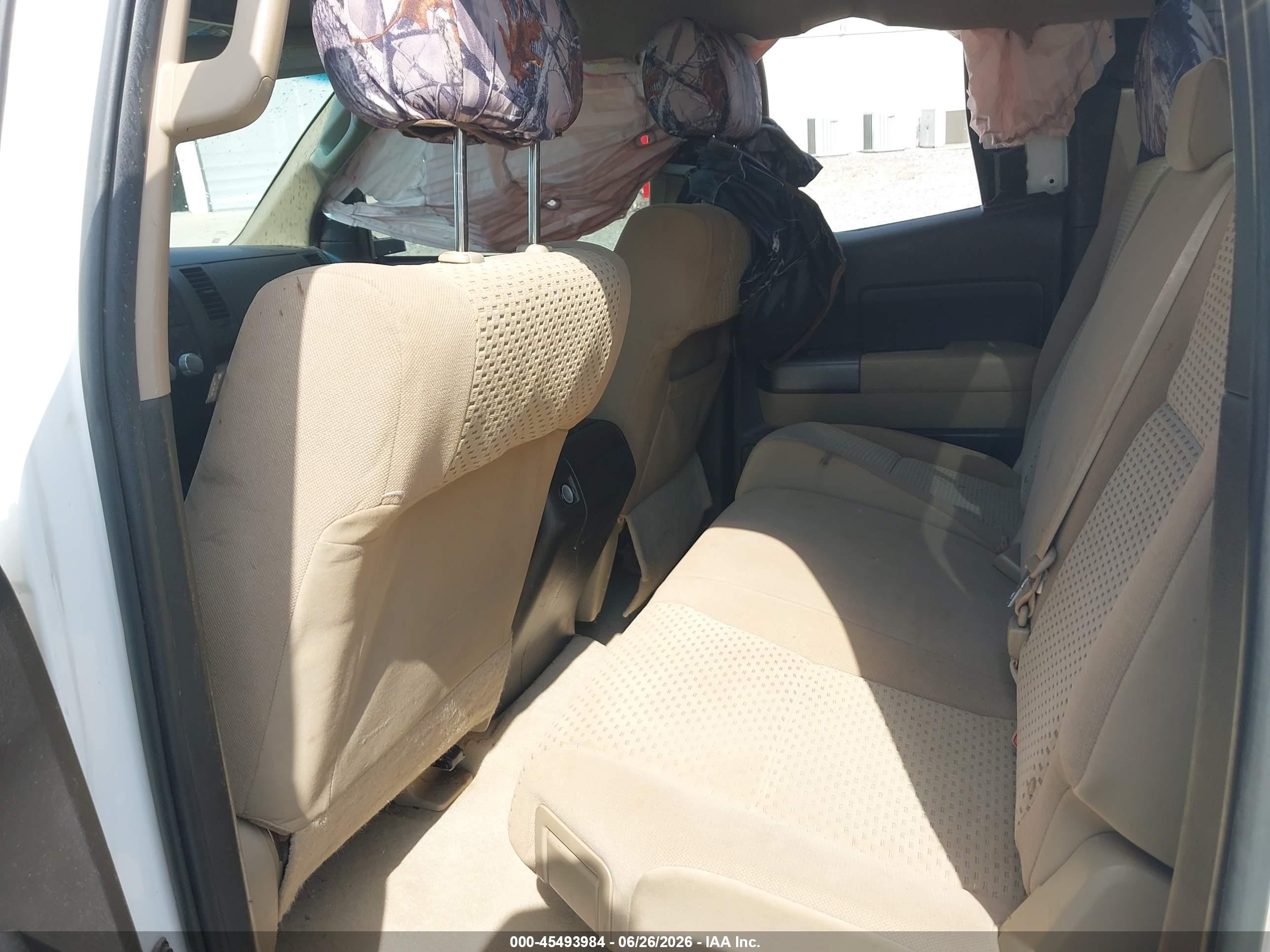 2011 Toyota Tundra Grade 5.7l V8 Белый vin: 5TFRY5F12BX103525