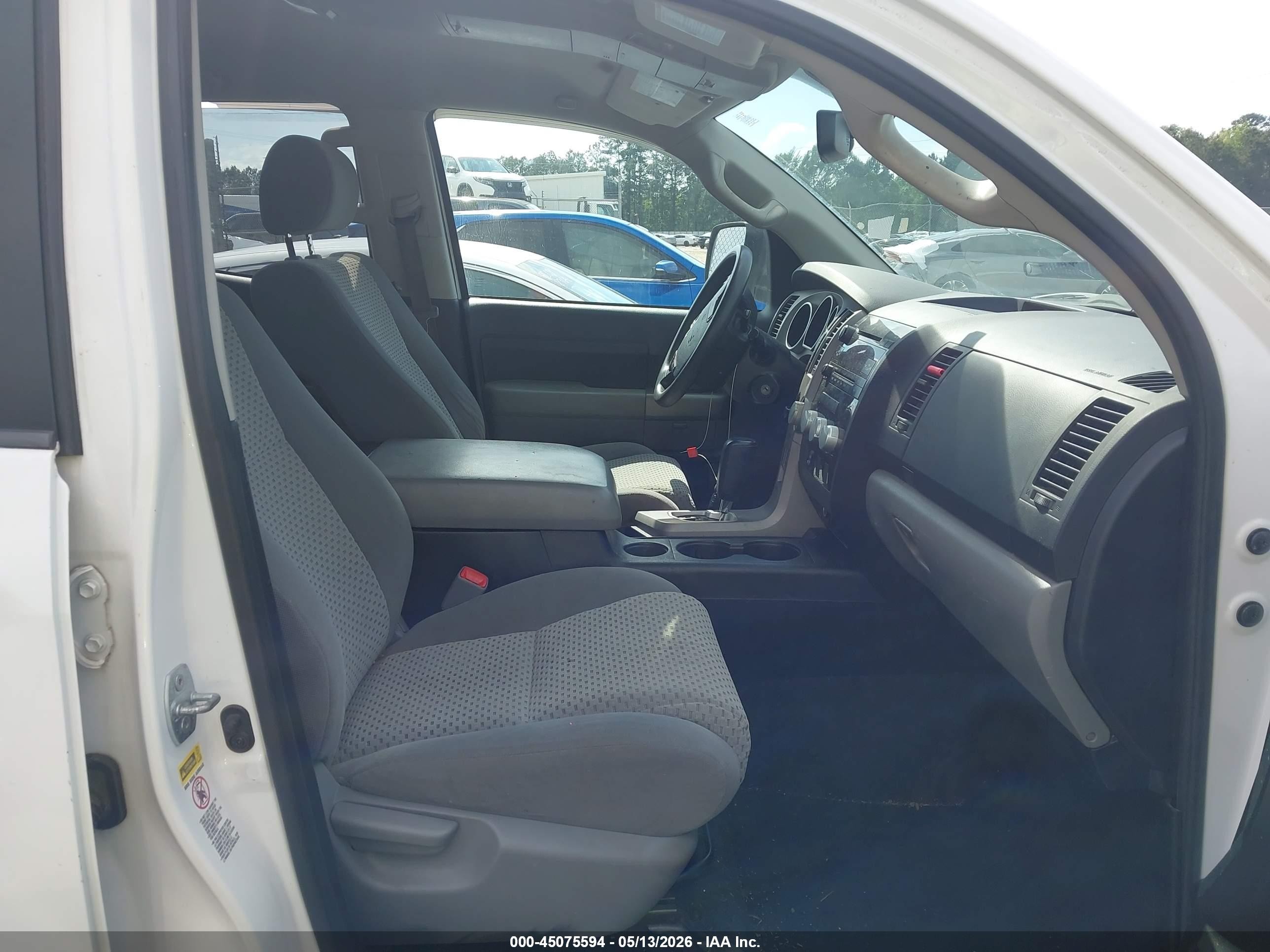 2012 Toyota Tundra Grade 5.7l V8 White vin: 5TFRY5F12CX123999
