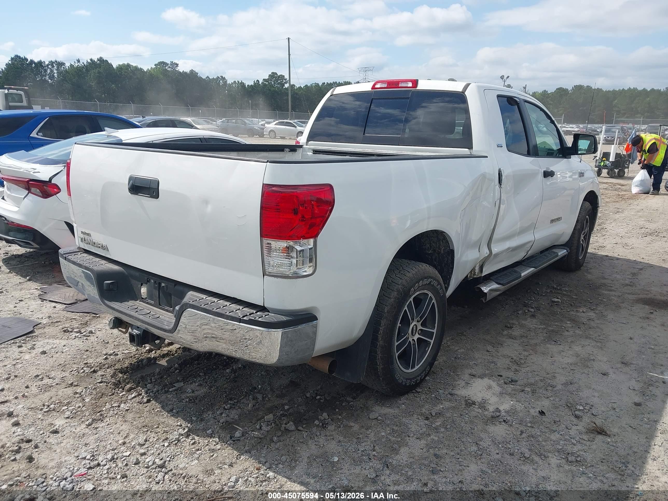 2012 Toyota Tundra Grade 5.7l V8 White vin: 5TFRY5F12CX123999