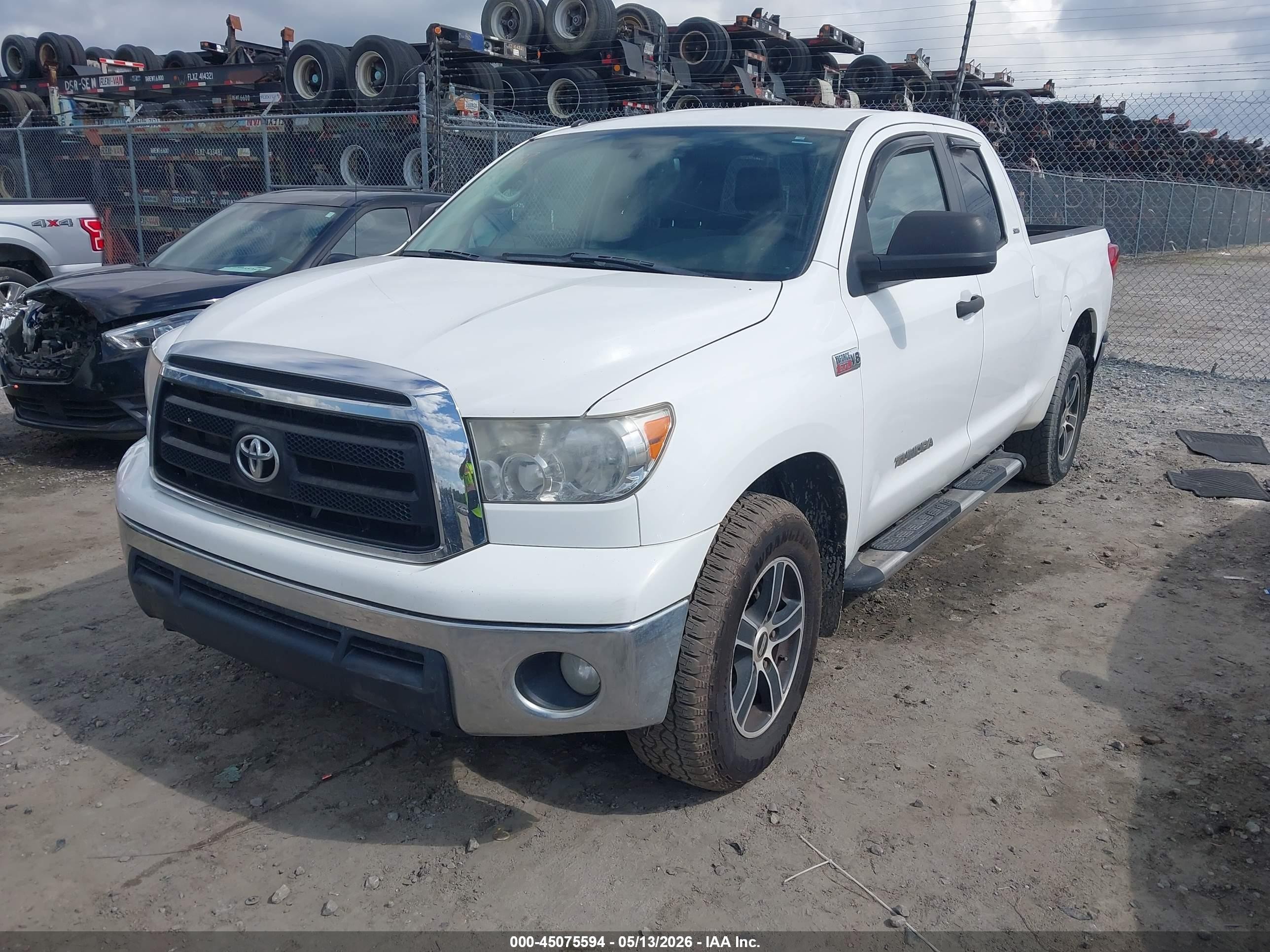 2012 Toyota Tundra Grade 5.7l V8 White vin: 5TFRY5F12CX123999