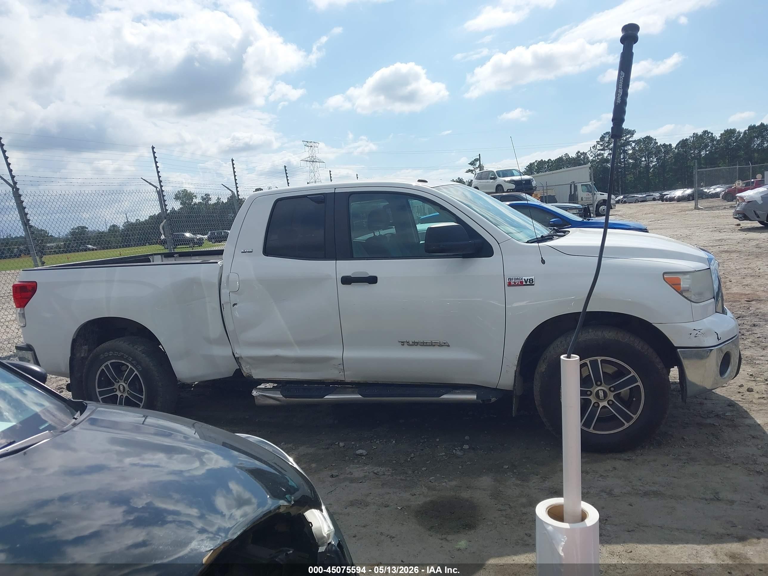 2012 Toyota Tundra Grade 5.7l V8 White vin: 5TFRY5F12CX123999