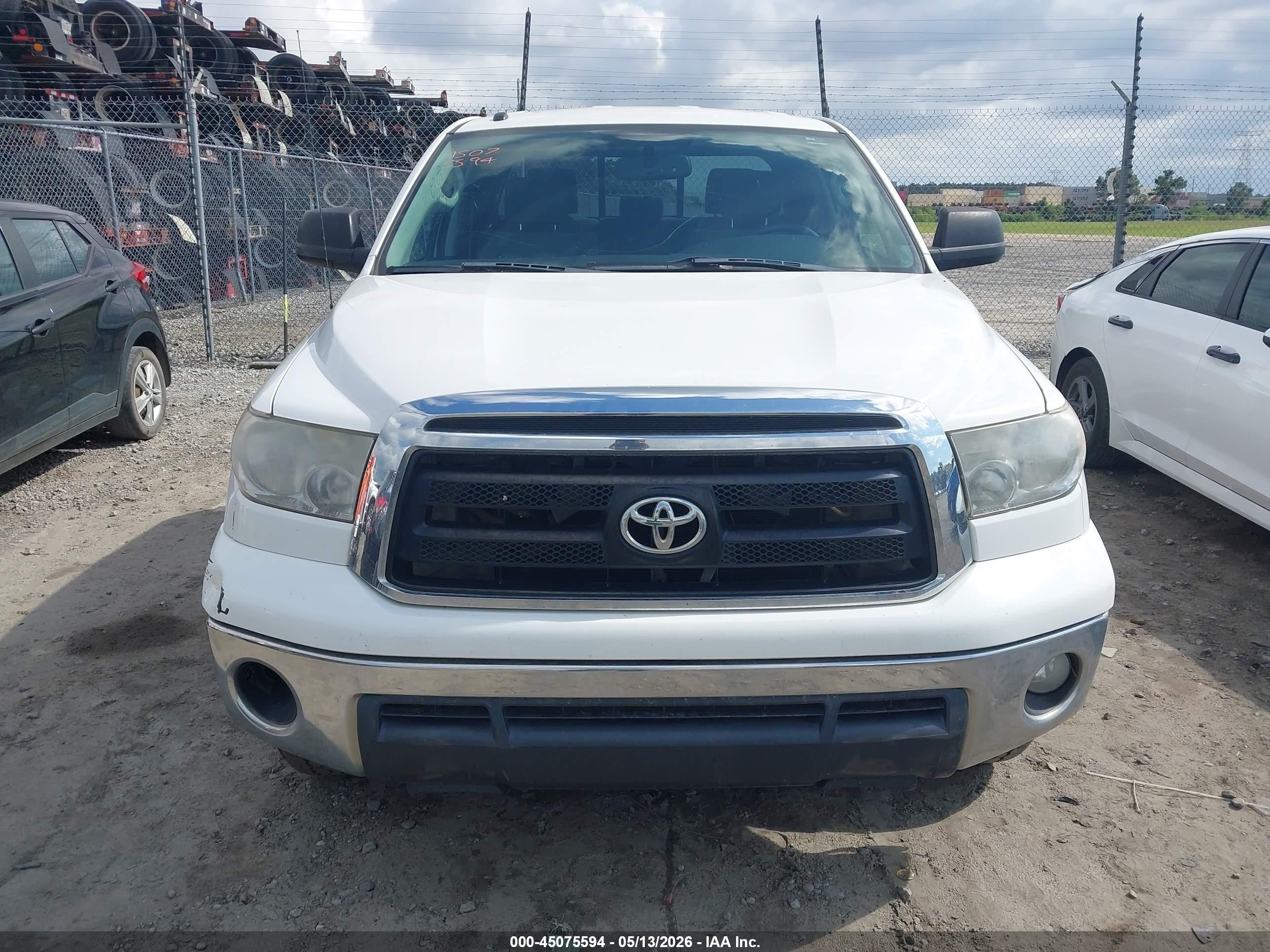 2012 Toyota Tundra Grade 5.7l V8 White vin: 5TFRY5F12CX123999