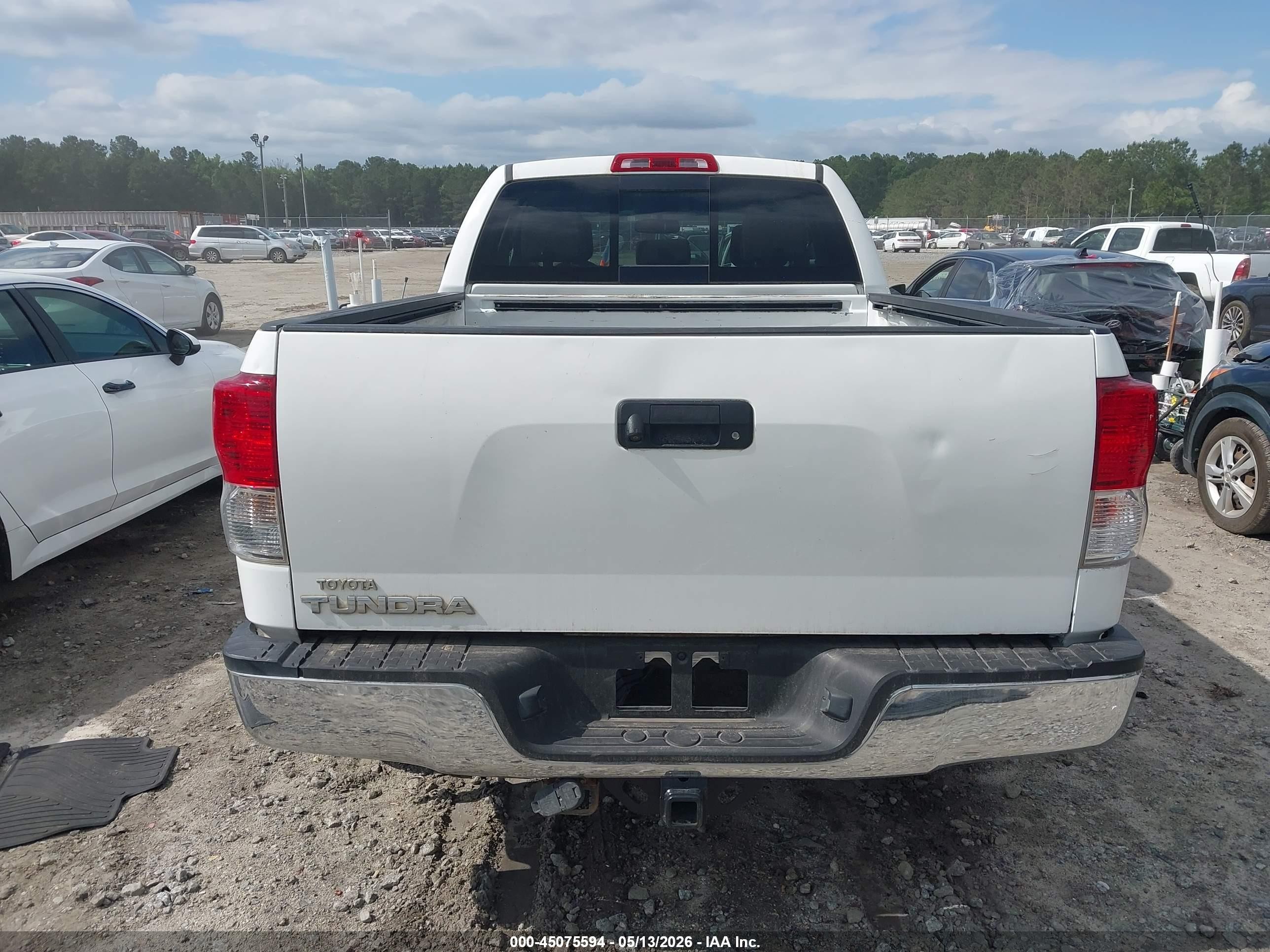 2012 Toyota Tundra Grade 5.7l V8 White vin: 5TFRY5F12CX123999