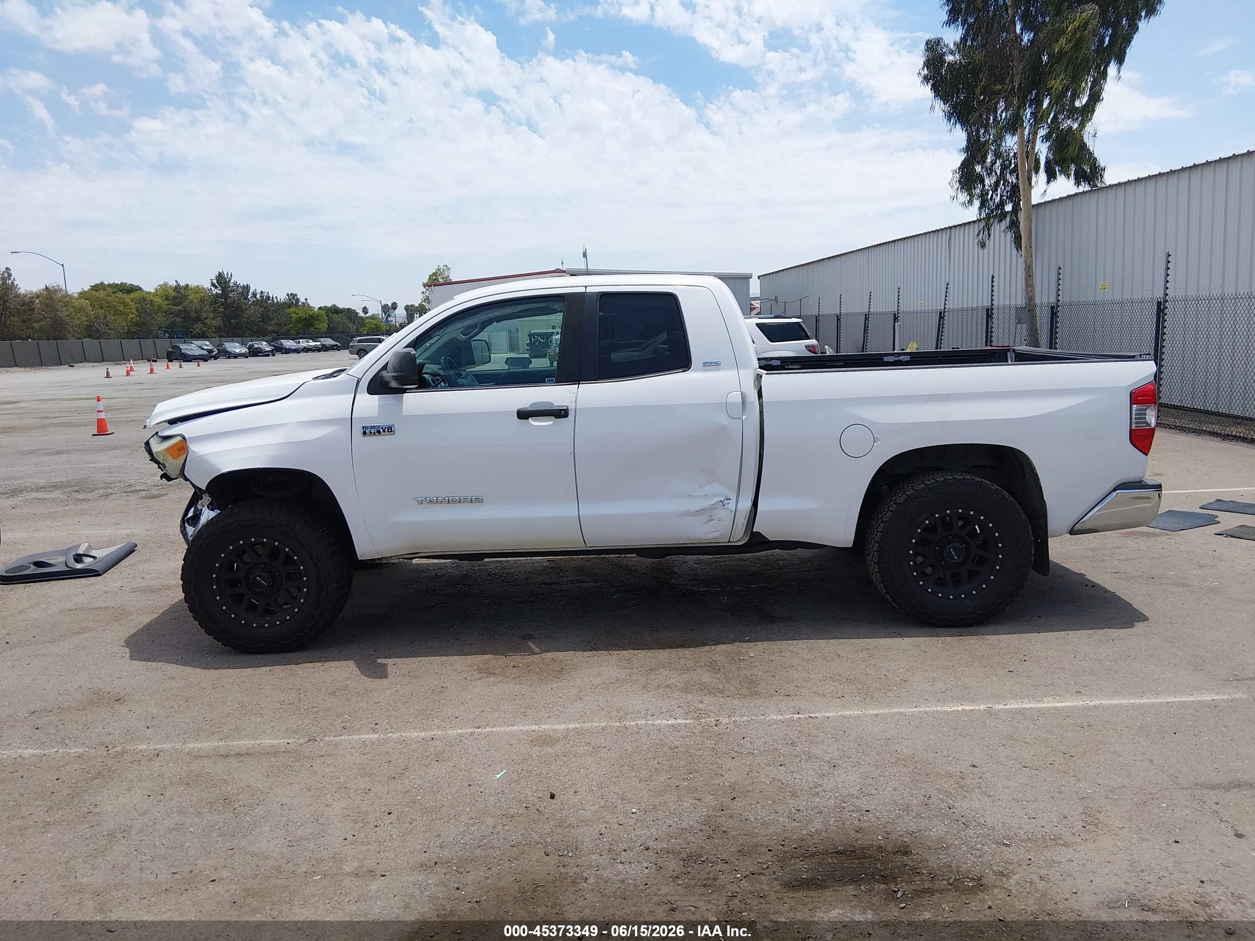 2014 Toyota Tundra Sr5 5.7l V8 Белый vin: 5TFRY5F13EX147585