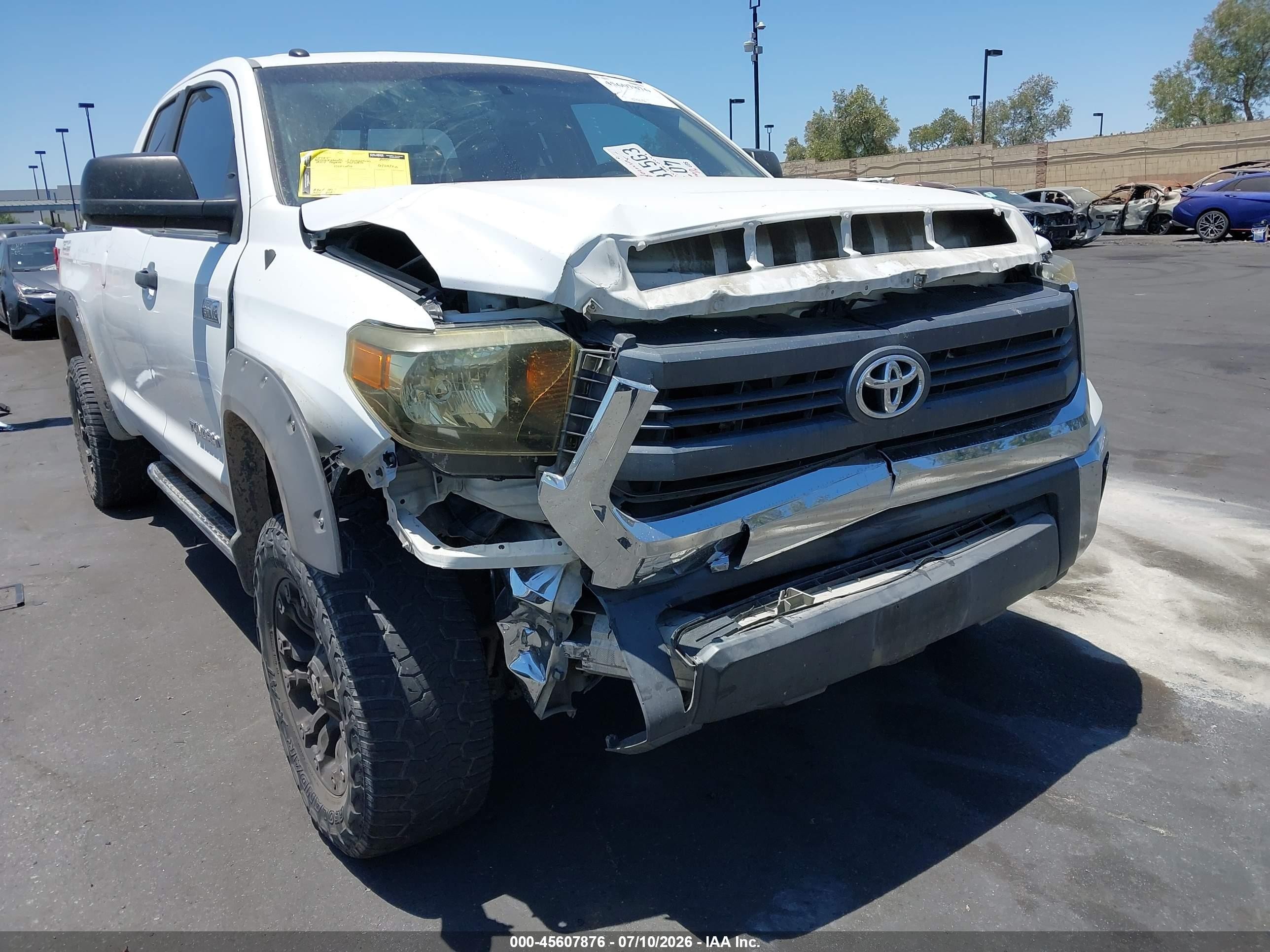 2014 Toyota Tundra Sr5 5.7l V8 White vin: 5TFRY5F13EX156769
