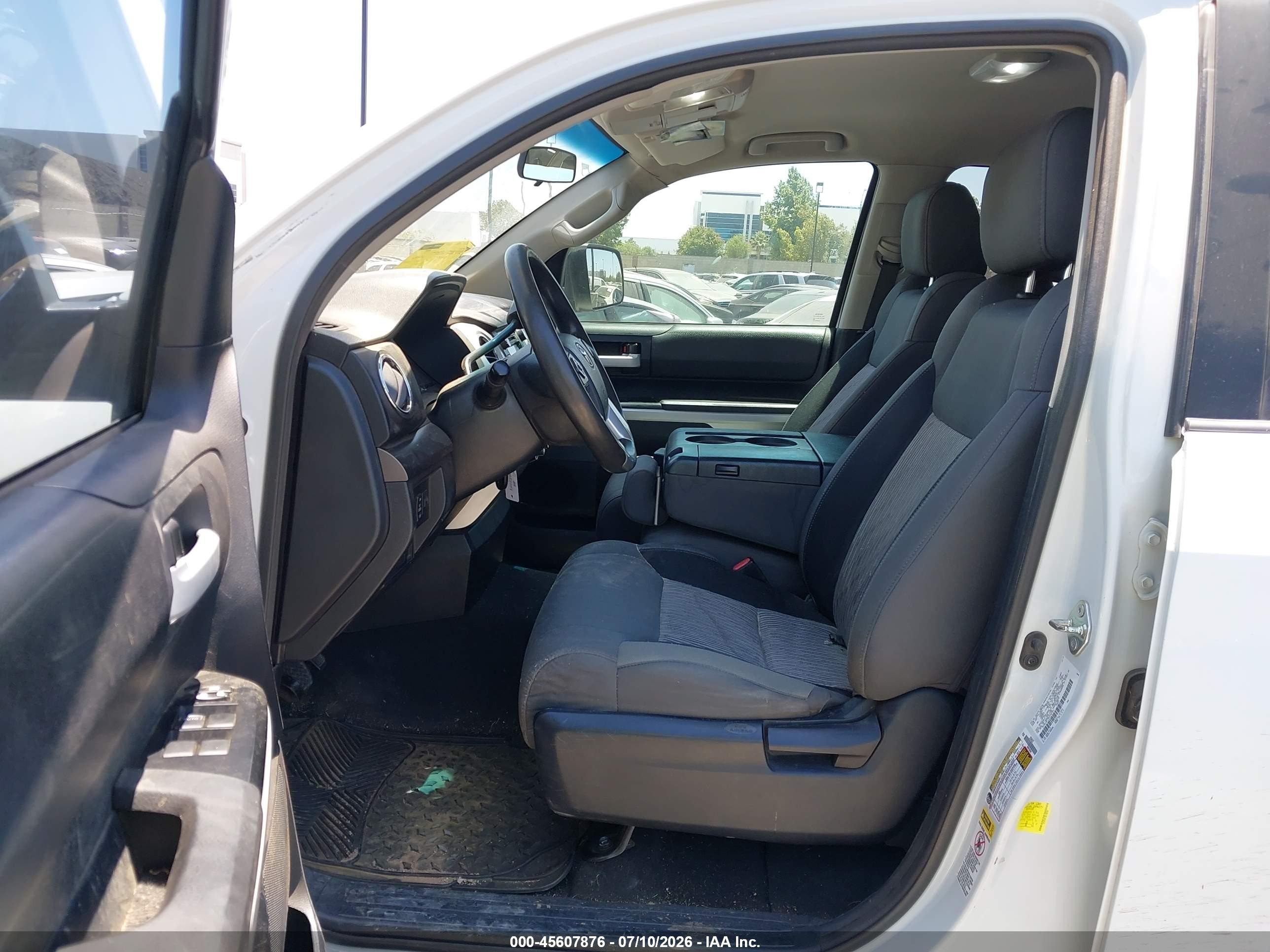 2014 Toyota Tundra Sr5 5.7l V8 White vin: 5TFRY5F13EX156769