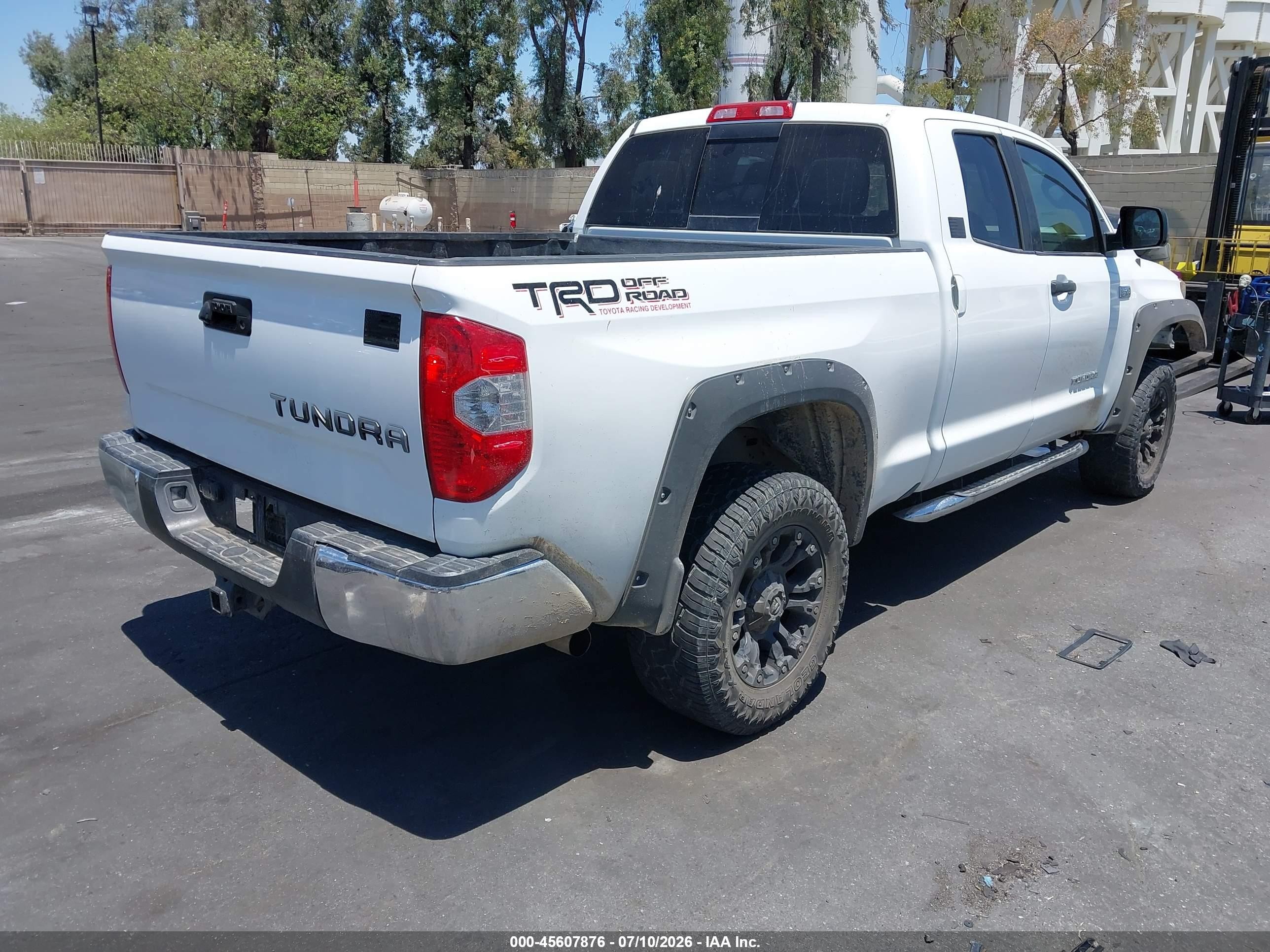 2014 Toyota Tundra Sr5 5.7l V8 White vin: 5TFRY5F13EX156769