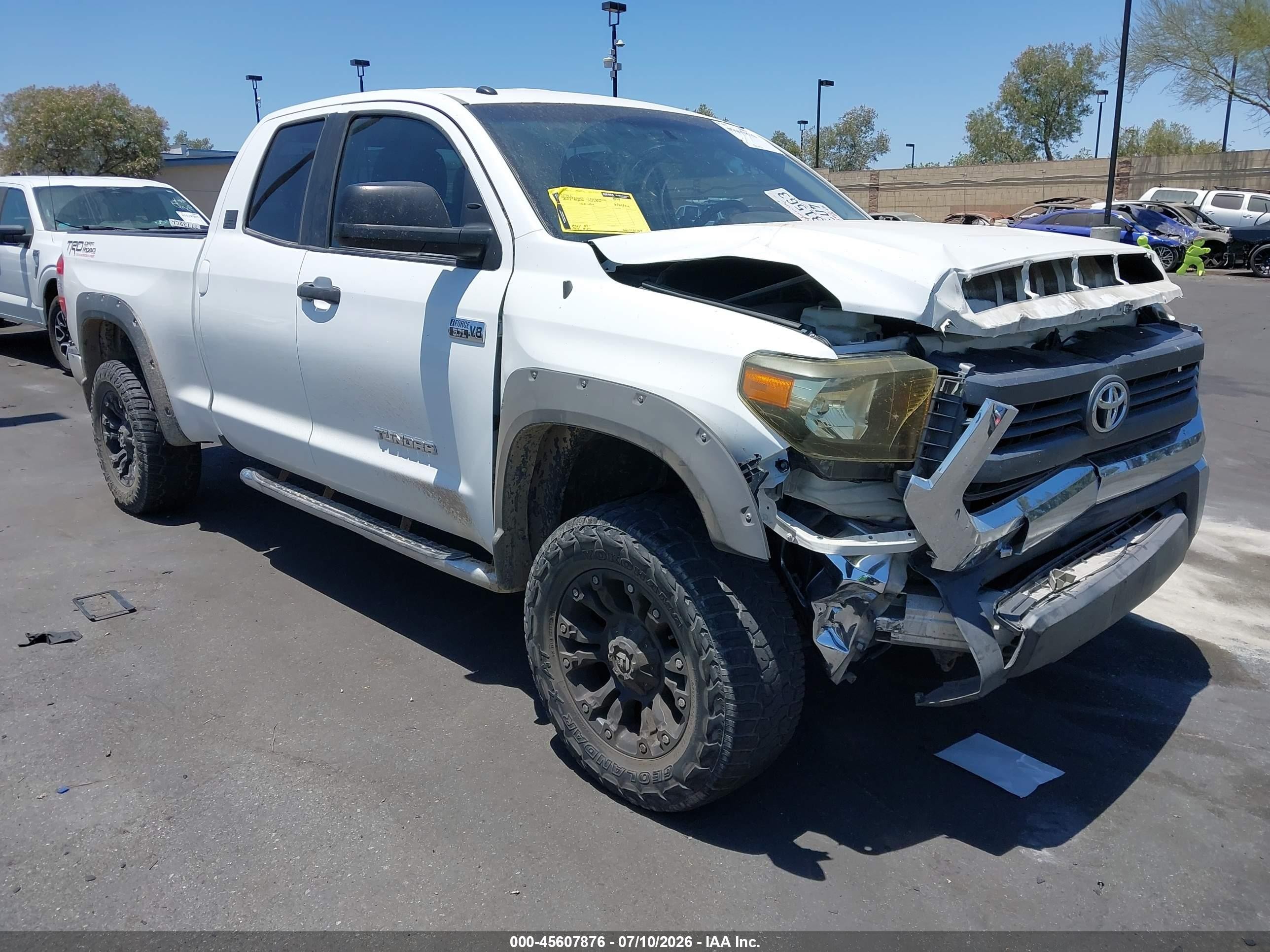 2014 Toyota Tundra Sr5 5.7l V8 White vin: 5TFRY5F13EX156769
