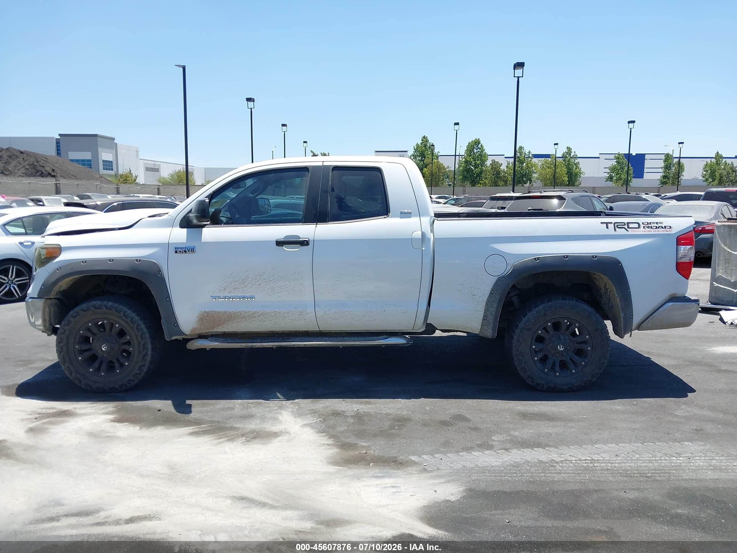 2014 Toyota Tundra Sr5 5.7l V8 White vin: 5TFRY5F13EX156769