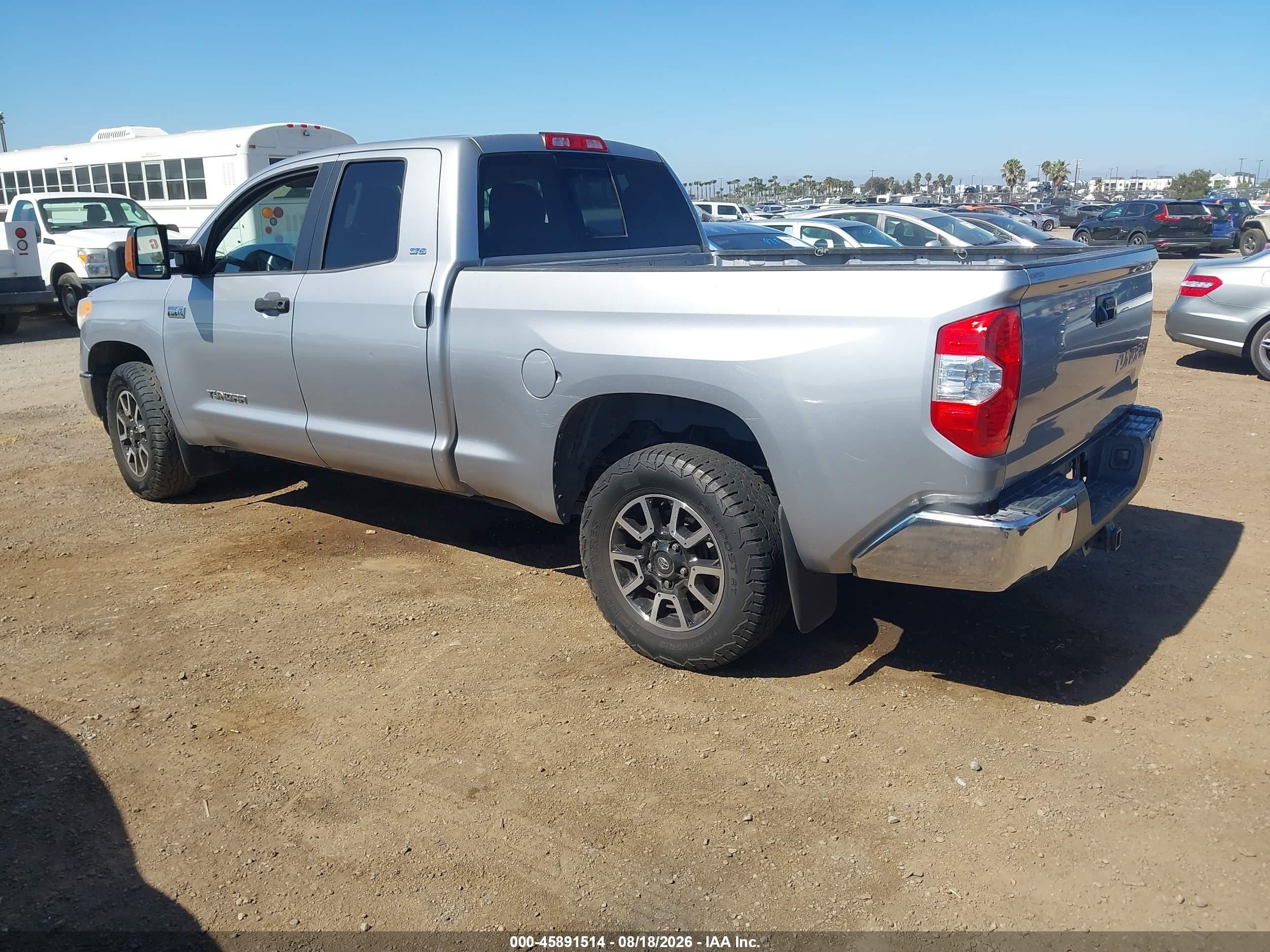 2015 Toyota Tundra Sr5 5.7l V8 Silver vin: 5TFRY5F13FX178630