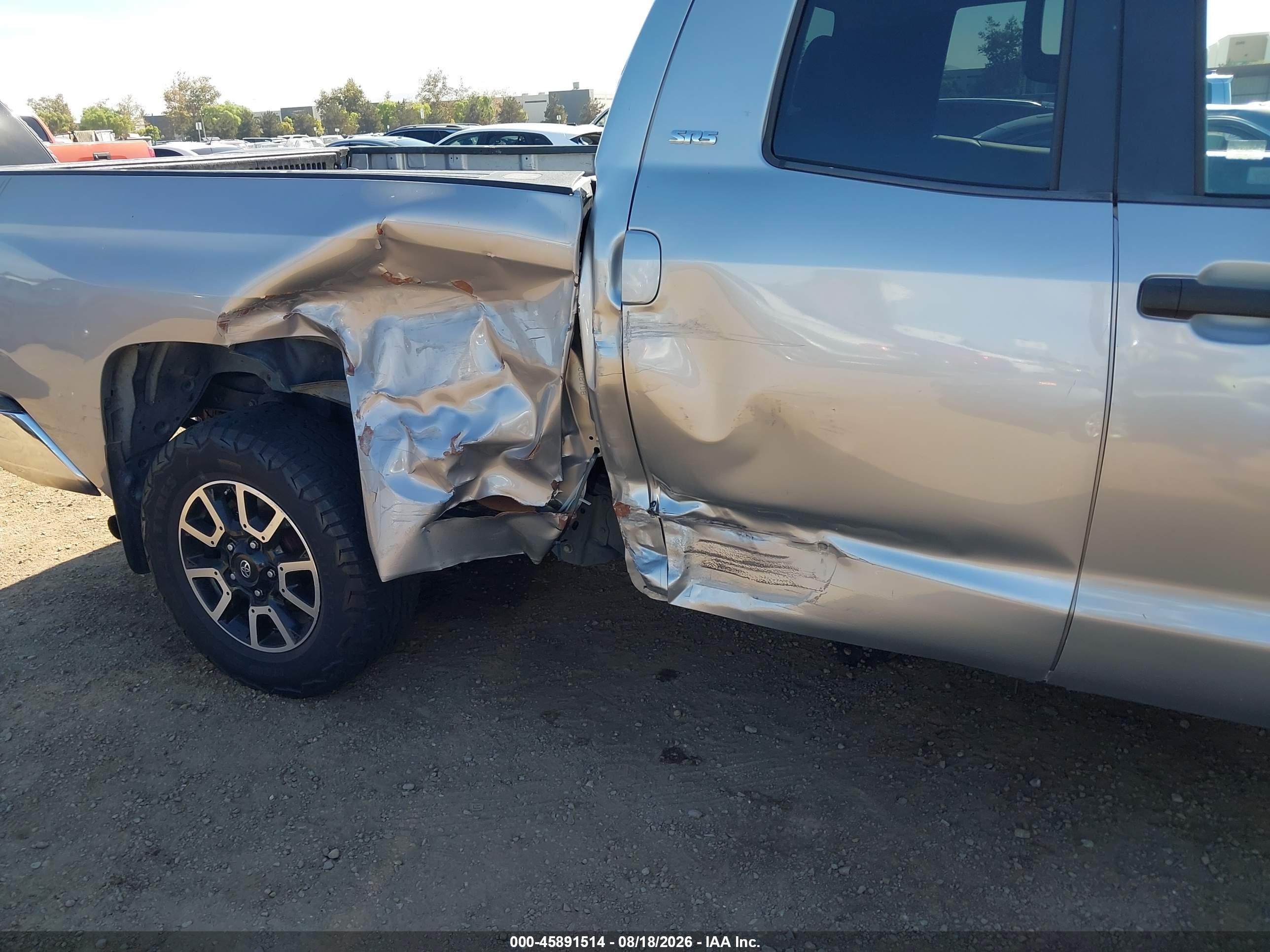 2015 Toyota Tundra Sr5 5.7l V8 Silver vin: 5TFRY5F13FX178630