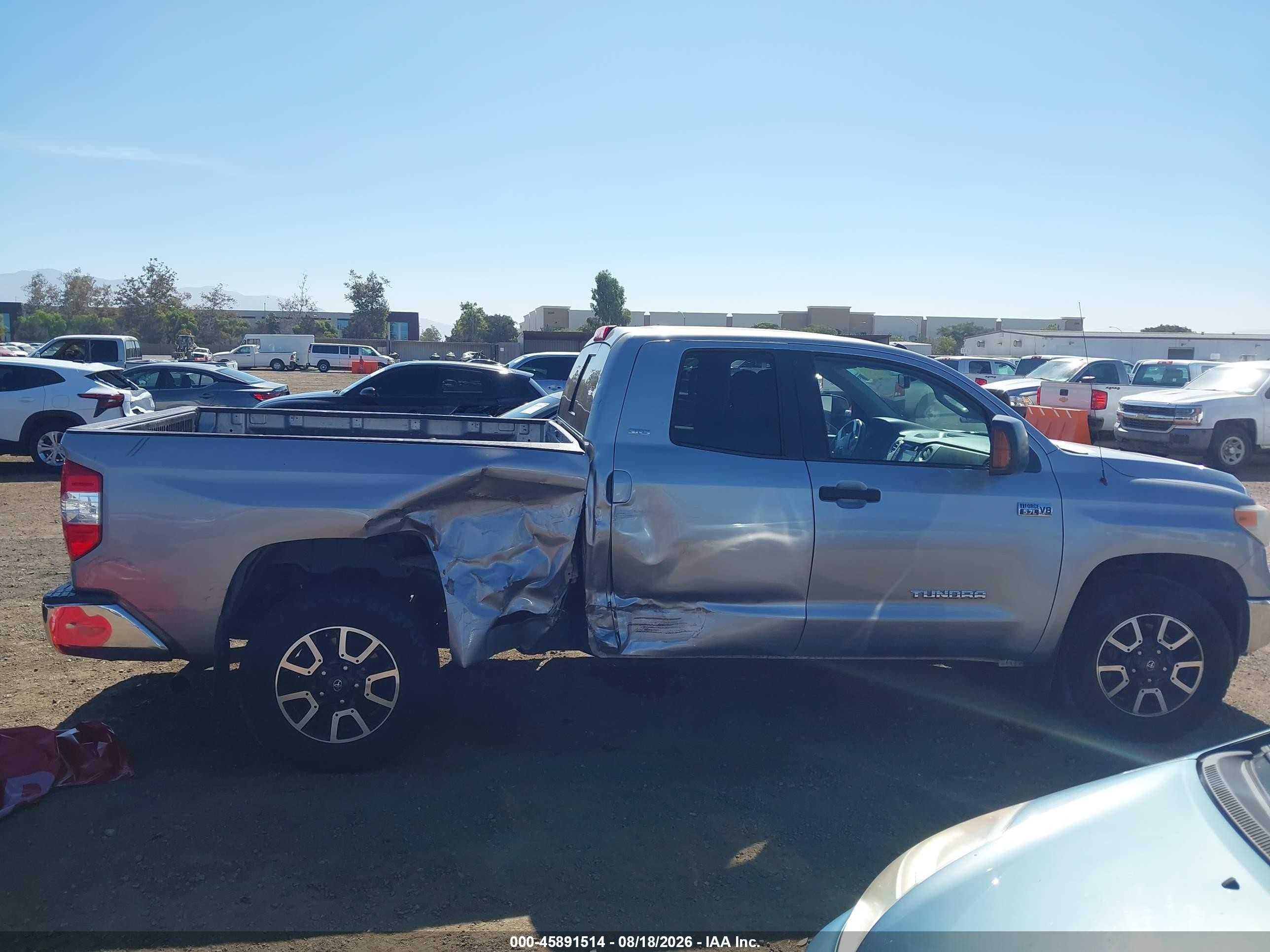 2015 Toyota Tundra Sr5 5.7l V8 Silver vin: 5TFRY5F13FX178630