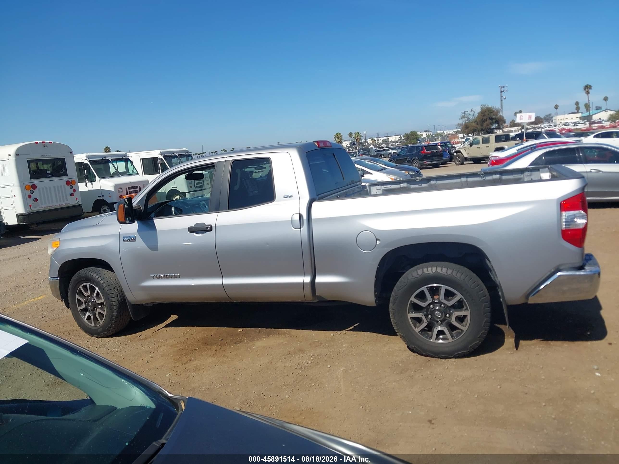 2015 Toyota Tundra Sr5 5.7l V8 Silver vin: 5TFRY5F13FX178630