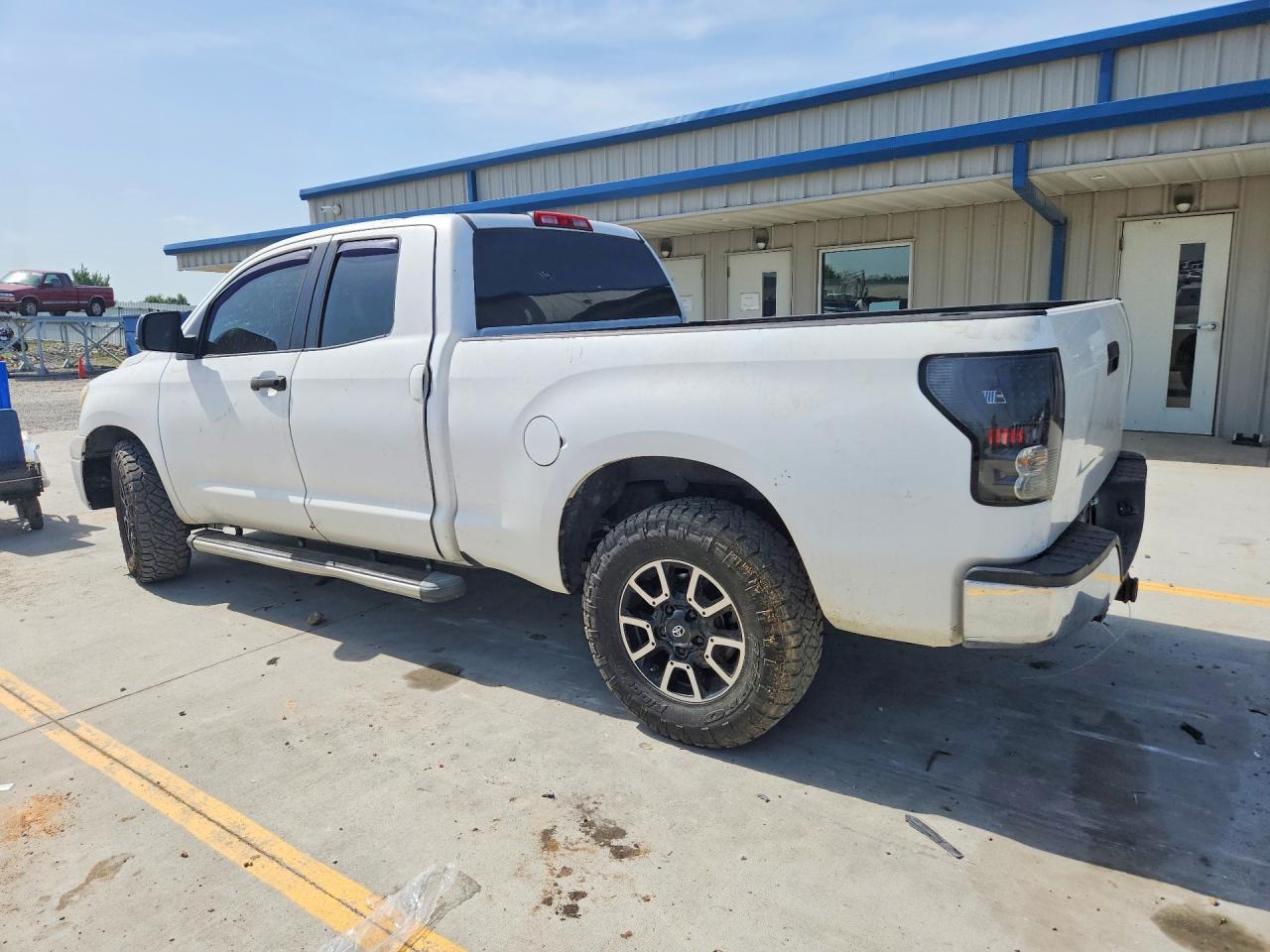2011 Toyota Tundra Double Cab Sr5 White vin: 5TFRY5F14BX109018
