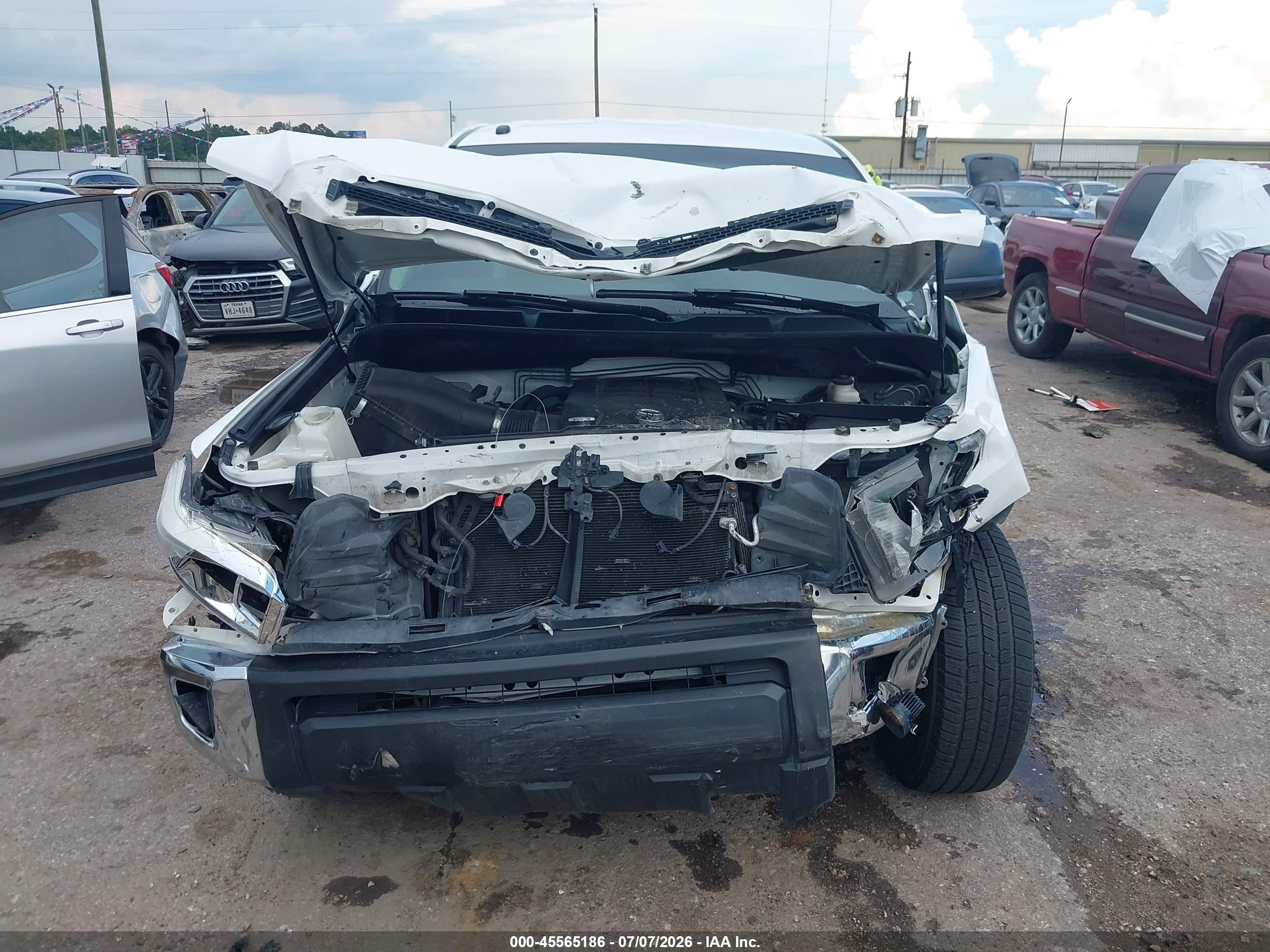 2014 Toyota Tundra Sr5 5.7l V8 White vin: 5TFRY5F14EX155095
