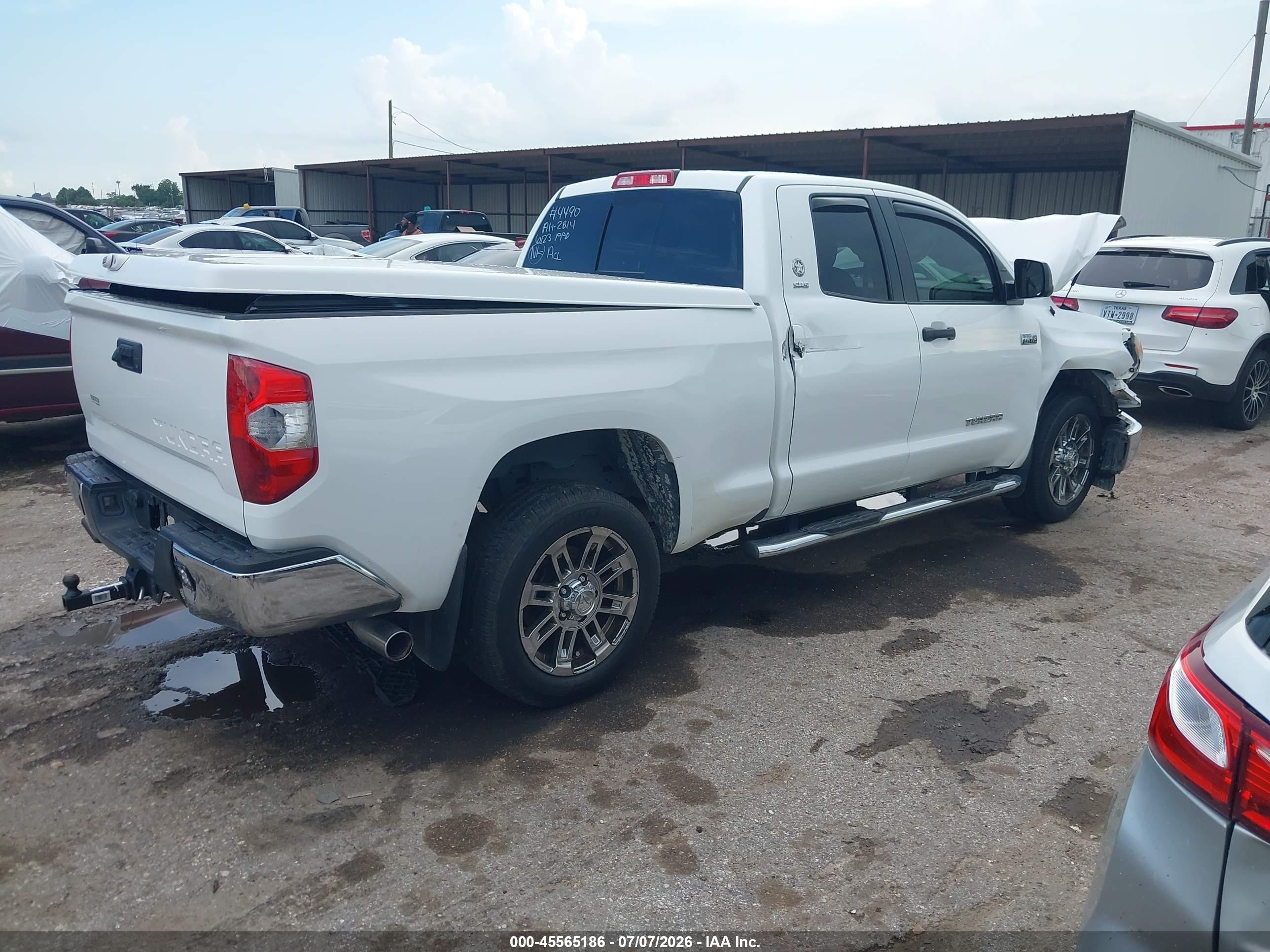2014 Toyota Tundra Sr5 5.7l V8 White vin: 5TFRY5F14EX155095