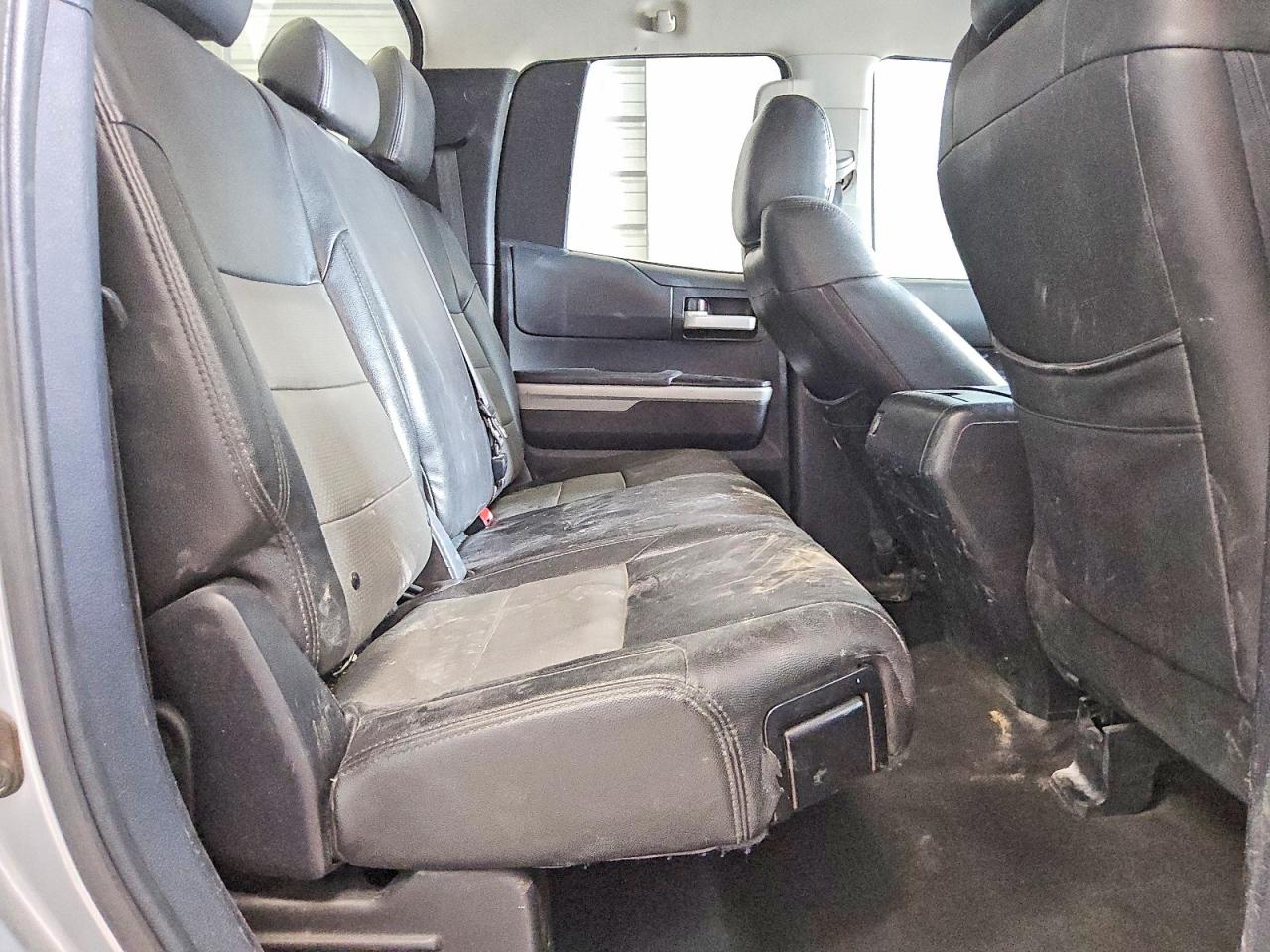 2014 Toyota Tundra Sr5 Silver vin: 5TFRY5F14EX157123
