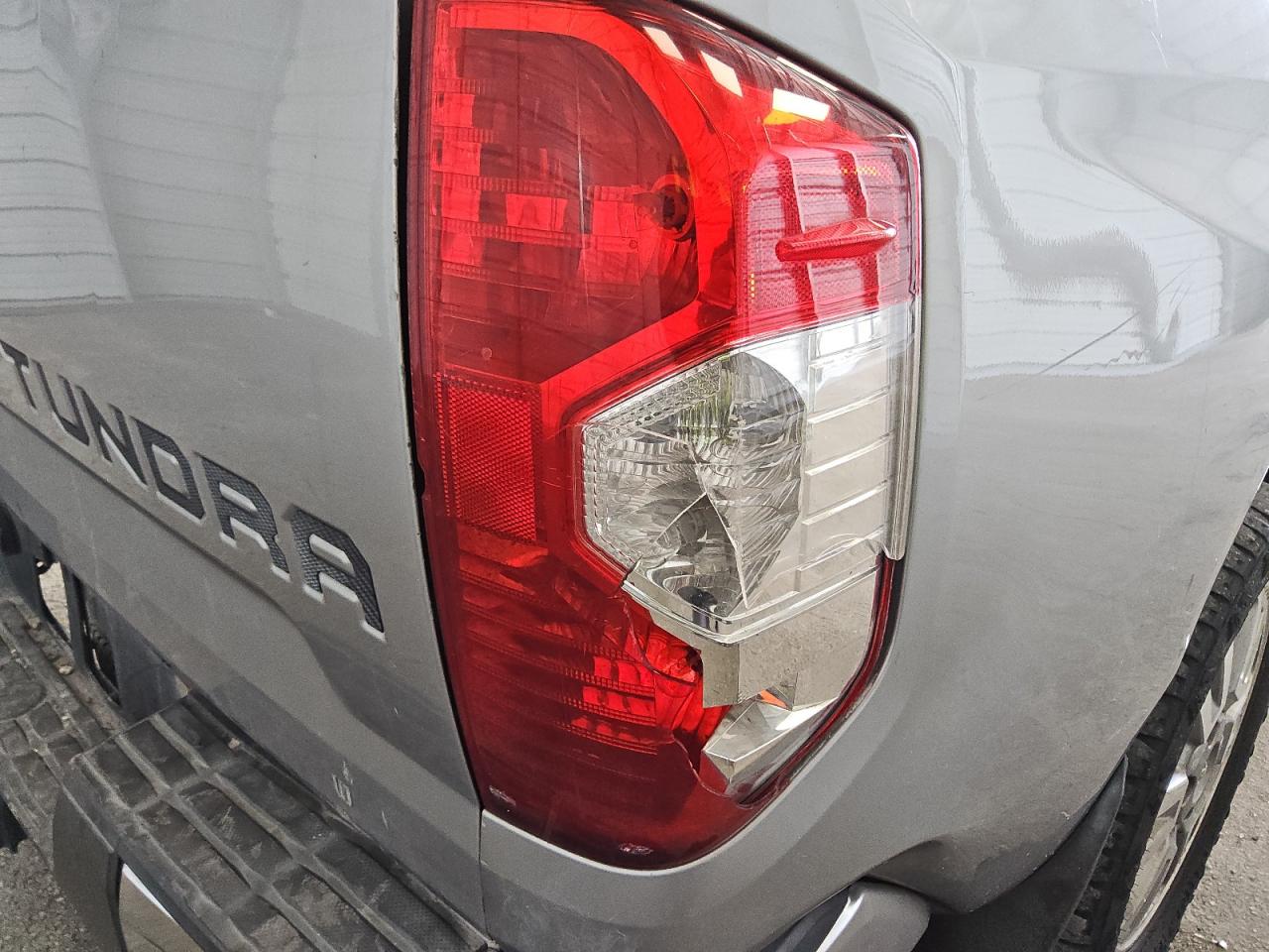 2014 Toyota Tundra Sr5 Silver vin: 5TFRY5F14EX157123 Damage: Right Tail Light, Broken, Replacement Required