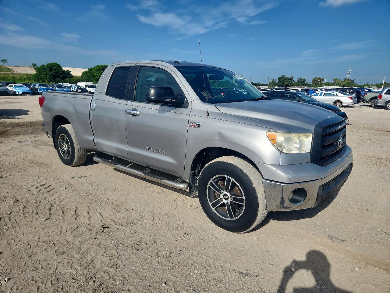 2013 Toyota Tundra Double Cab Sr5 Серебряный vin: 5TFRY5F15DX140457