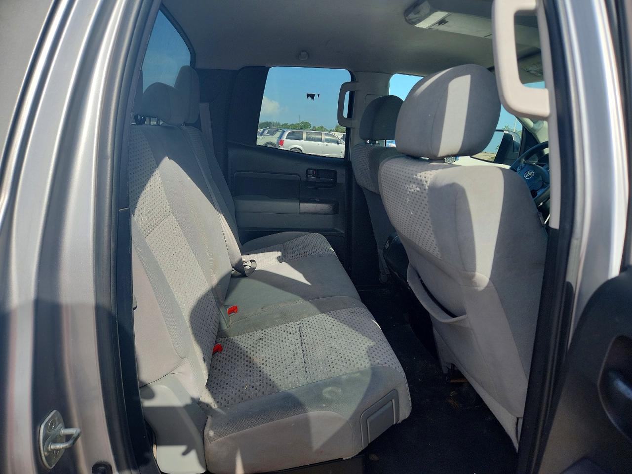 2013 Toyota Tundra Double Cab Sr5 Серебряный vin: 5TFRY5F15DX140457