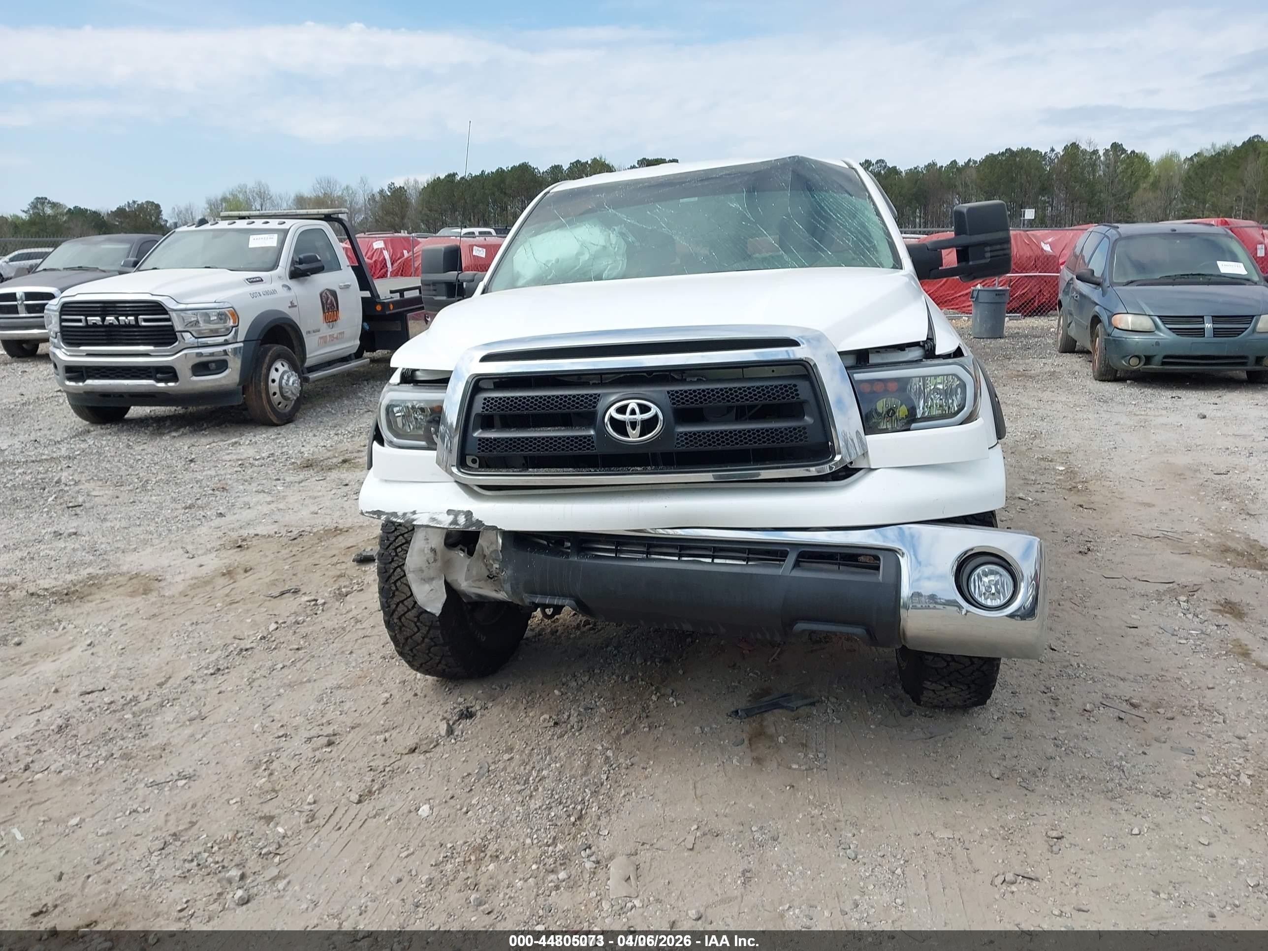 2010 Toyota Tundra Grade 5.7l V8 Белый vin: 5TFRY5F16AX083083