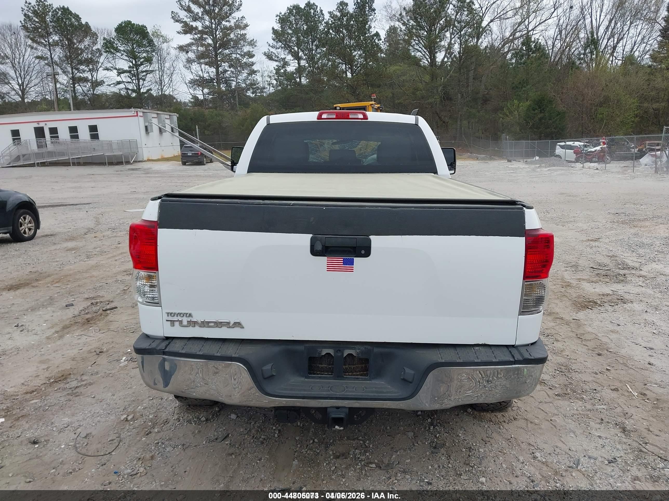 2010 Toyota Tundra Grade 5.7l V8 Белый vin: 5TFRY5F16AX083083
