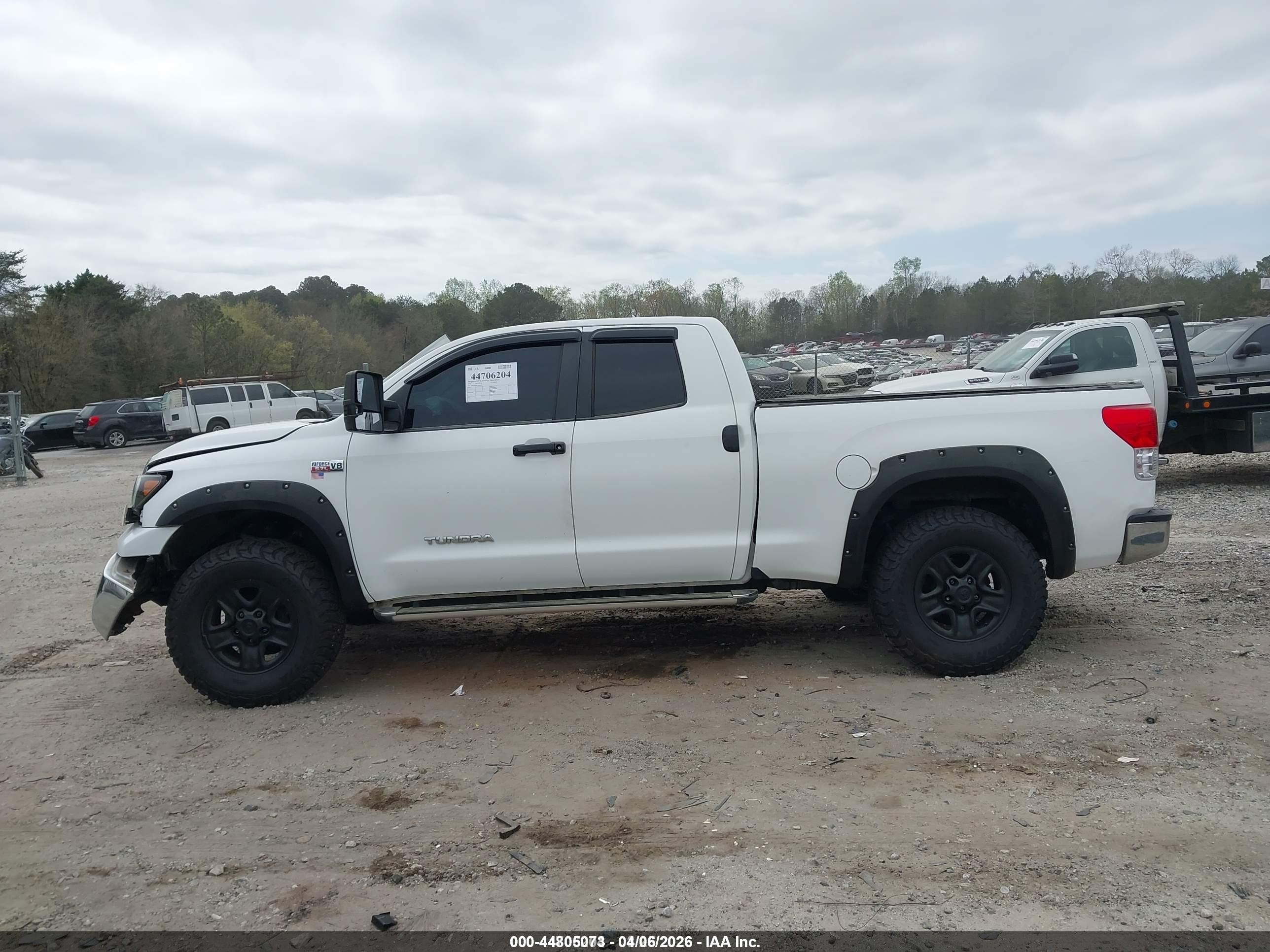 2010 Toyota Tundra Grade 5.7l V8 Белый vin: 5TFRY5F16AX083083