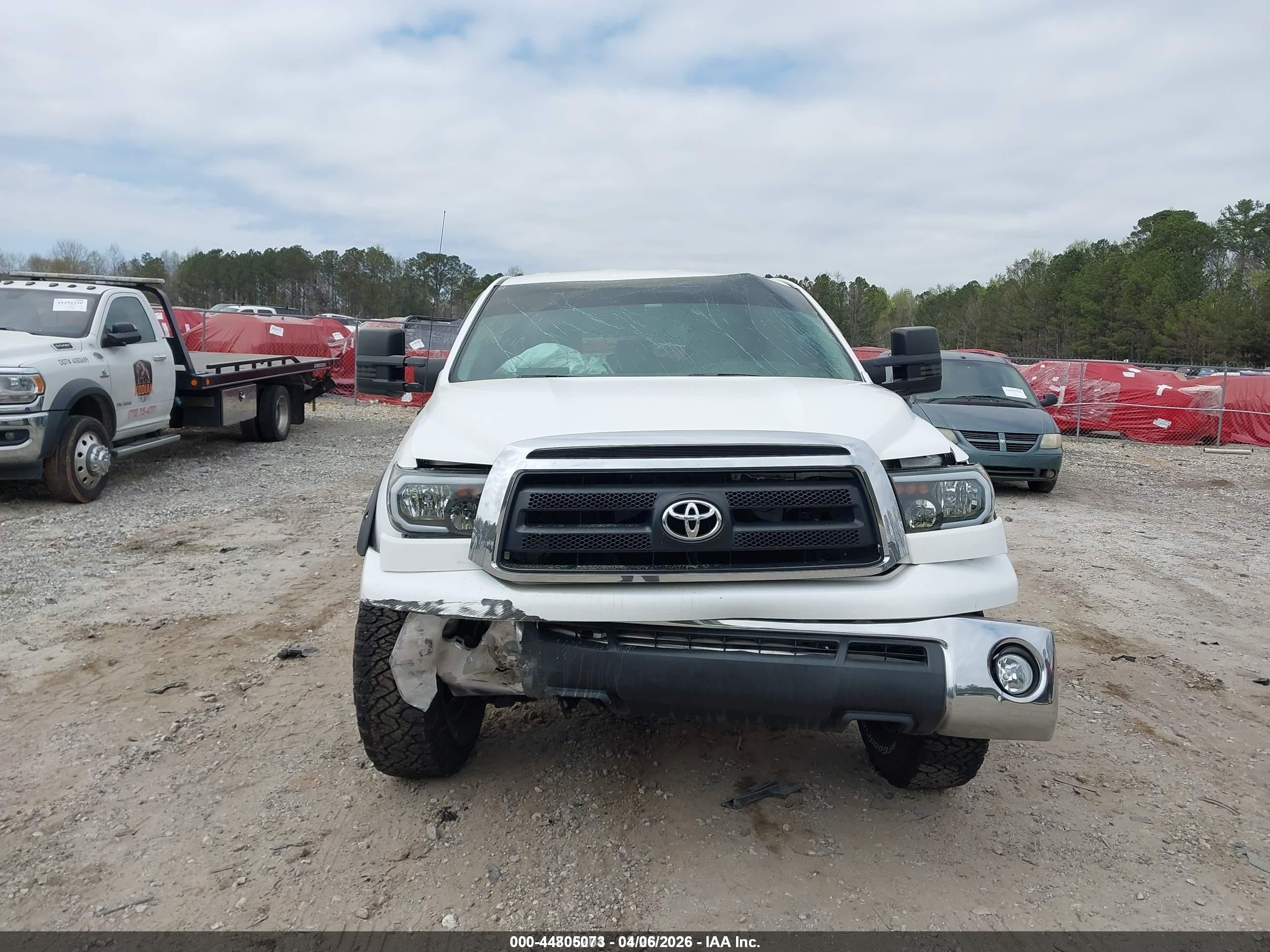2010 Toyota Tundra Grade 5.7l V8 Белый vin: 5TFRY5F16AX083083