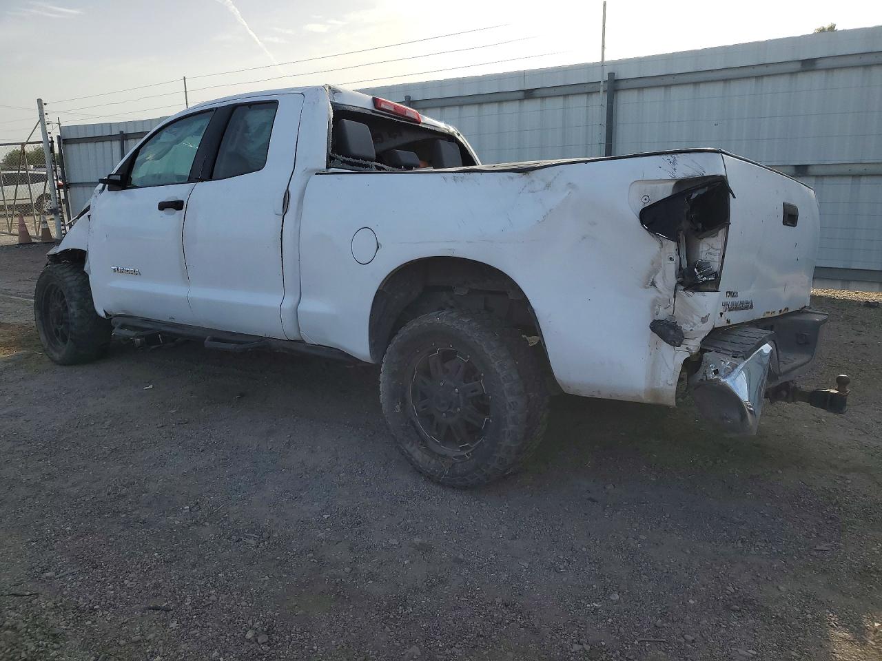 2011 Toyota Tundra Double Cab Sr5 White vin: 5TFRY5F16BX104726