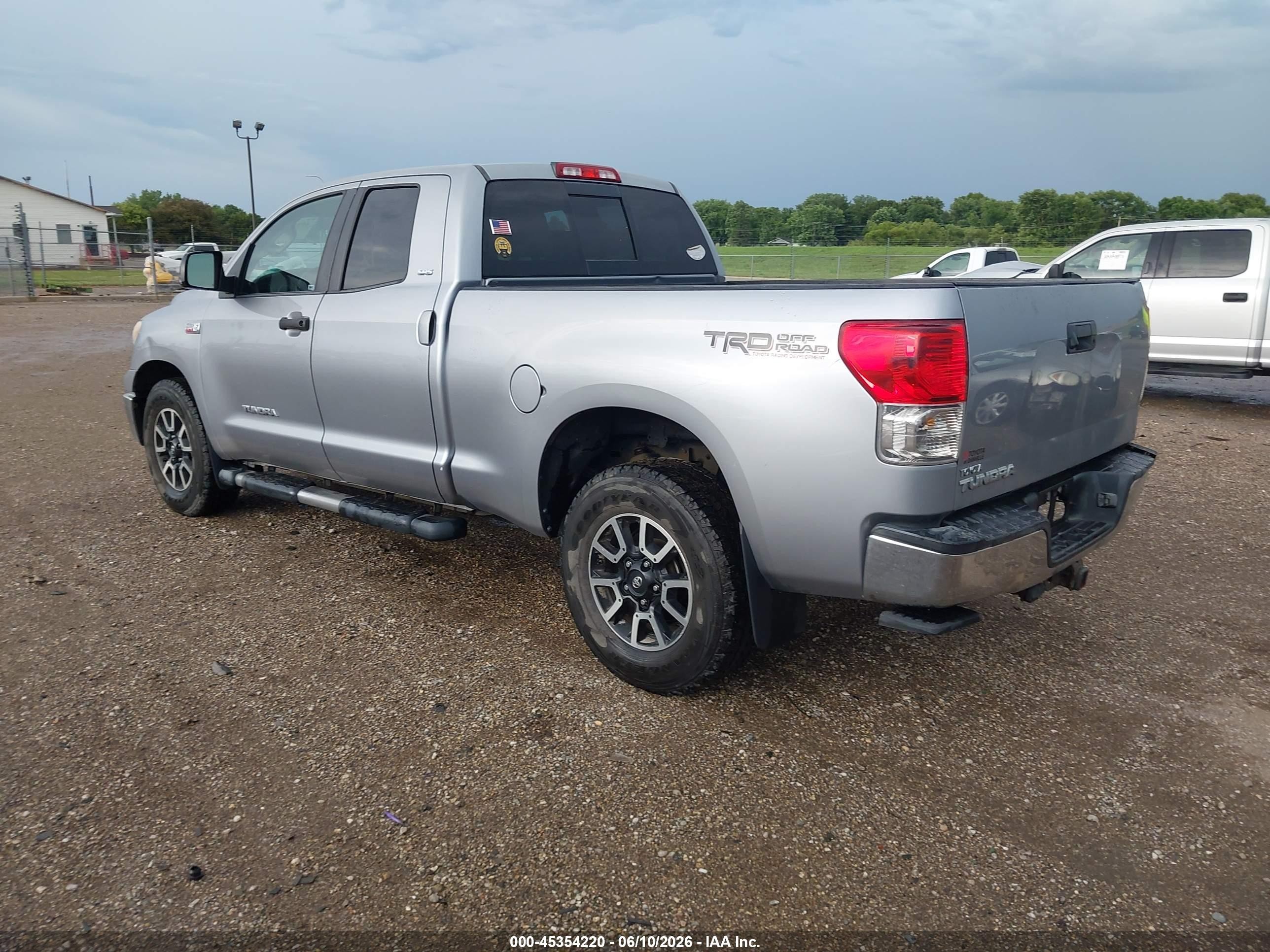 2013 Toyota Tundra Grade 5.7l V8 Silver vin: 5TFRY5F16DX142458