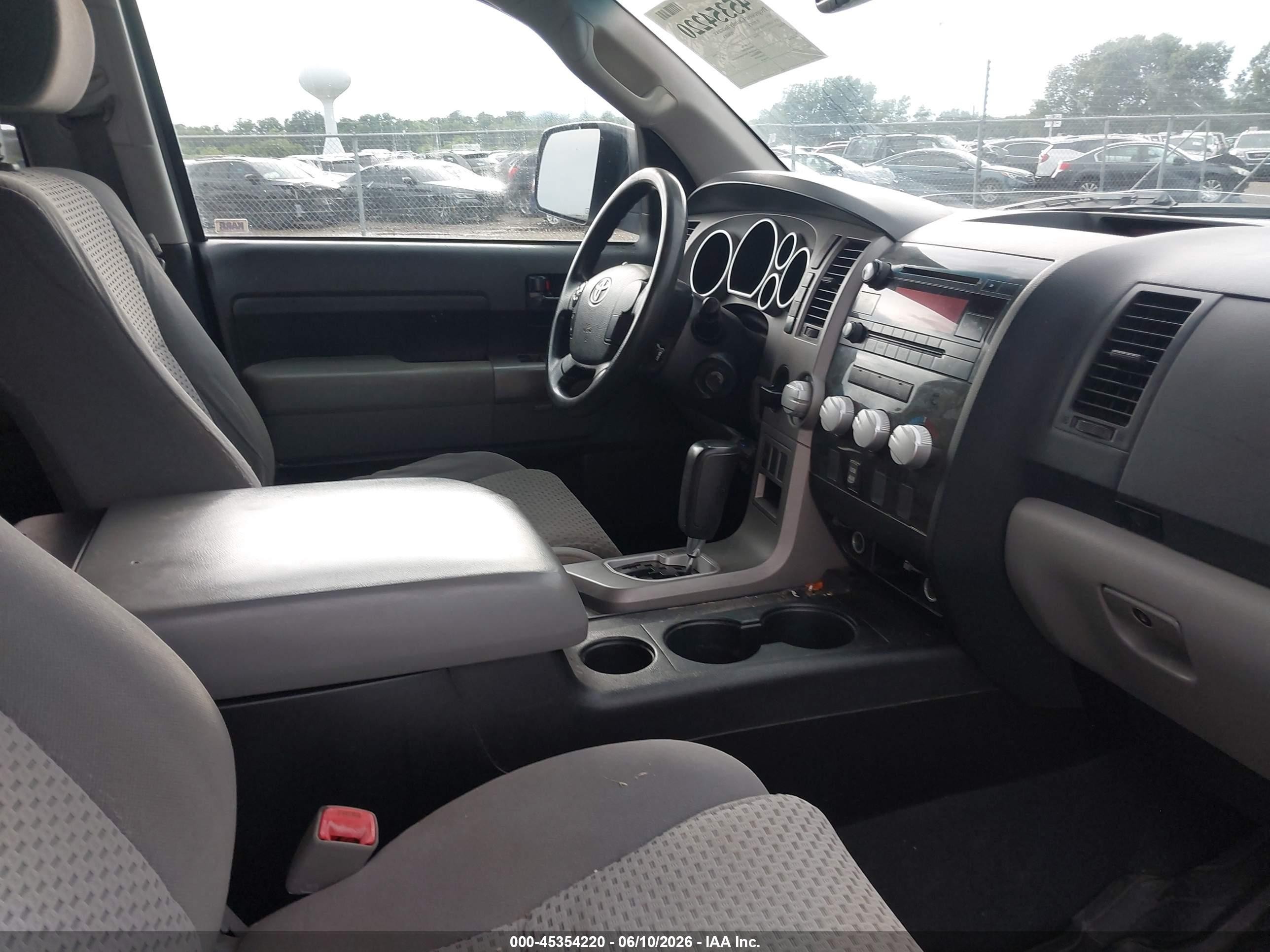 2013 Toyota Tundra Grade 5.7l V8 Silver vin: 5TFRY5F16DX142458