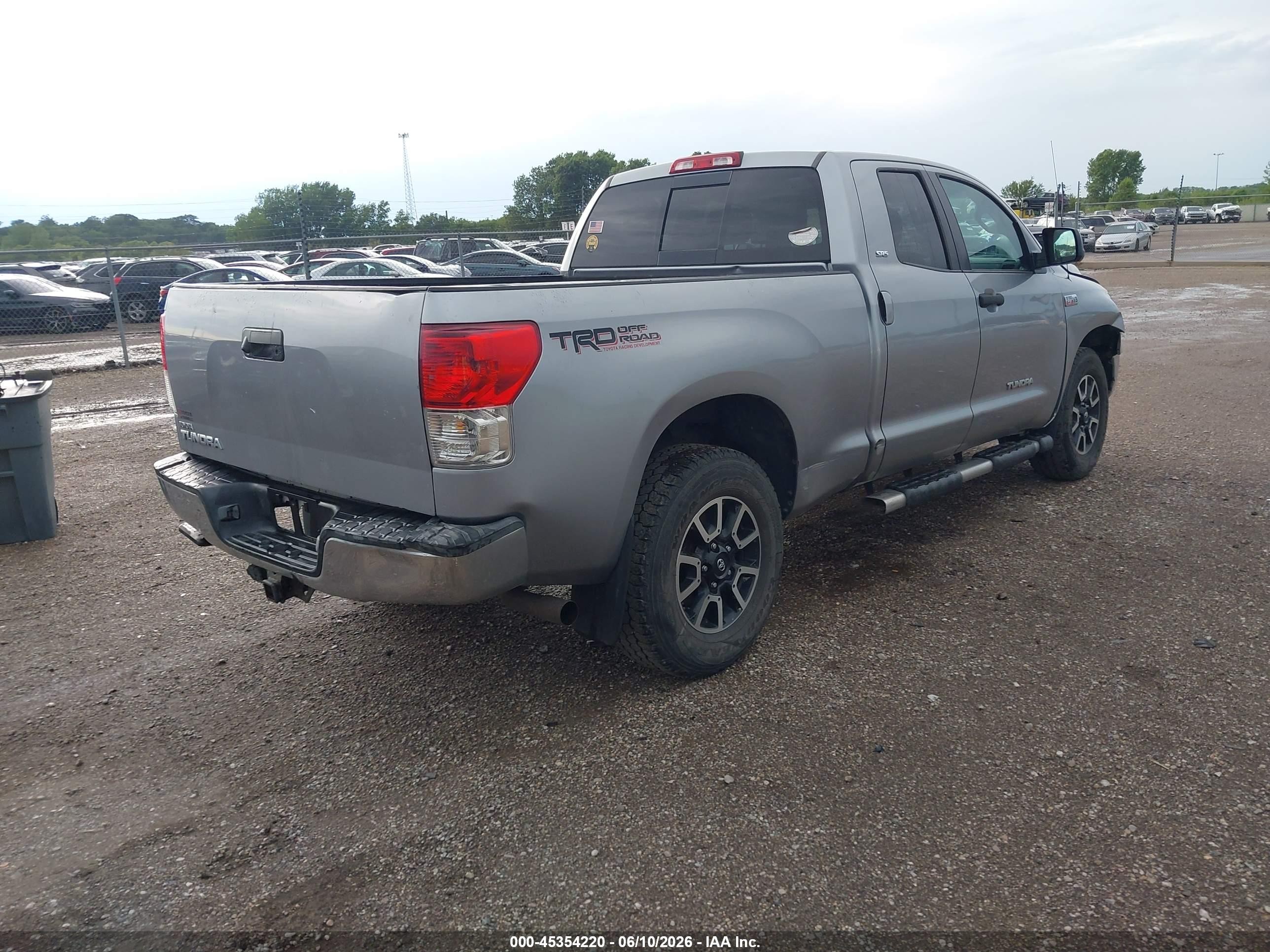 2013 Toyota Tundra Grade 5.7l V8 Silver vin: 5TFRY5F16DX142458