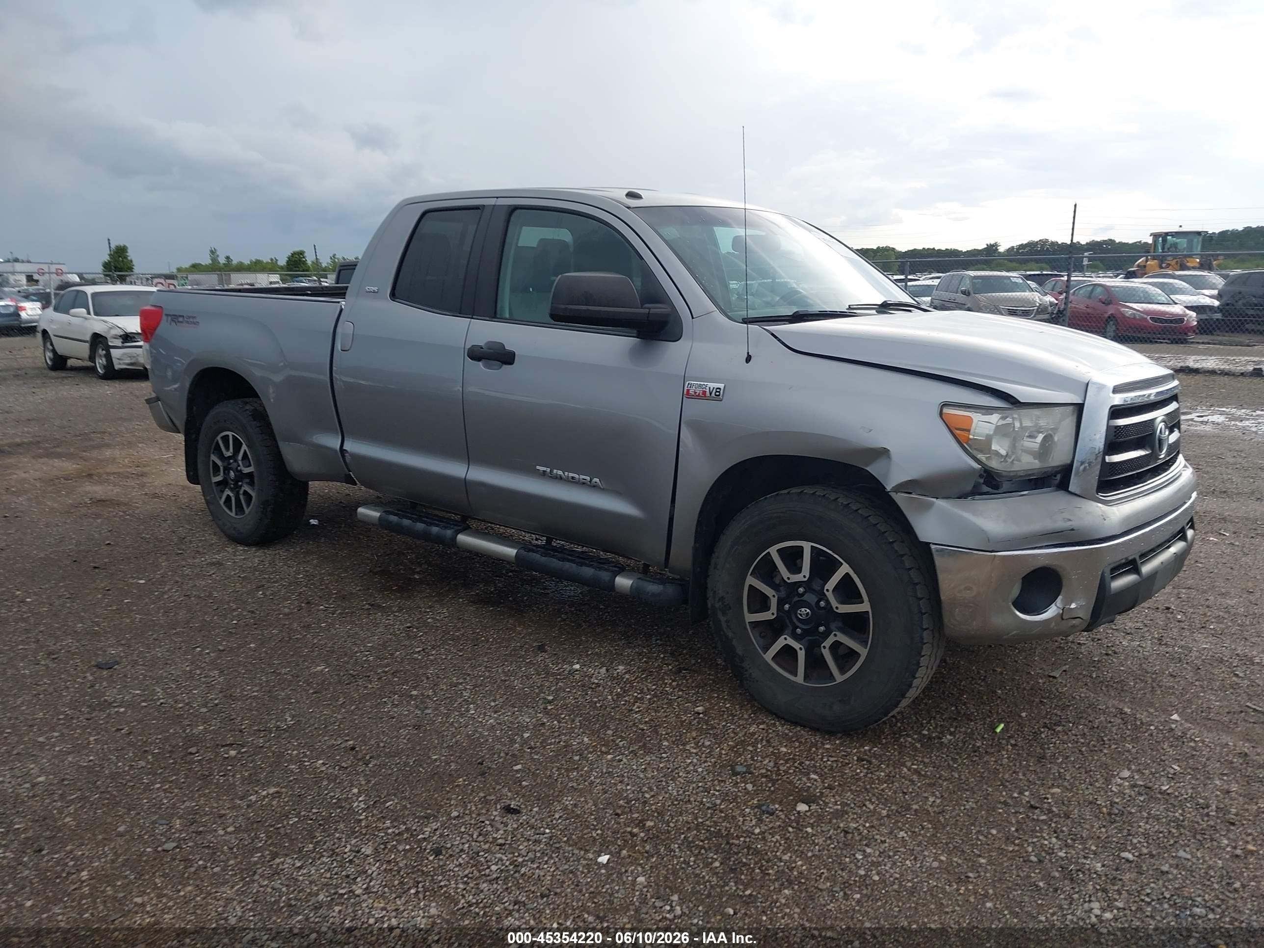 2013 Toyota Tundra Grade 5.7l V8 Silver vin: 5TFRY5F16DX142458