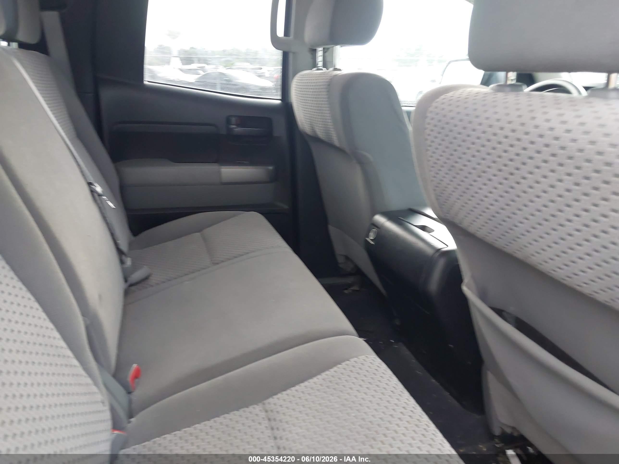 2013 Toyota Tundra Grade 5.7l V8 Silver vin: 5TFRY5F16DX142458