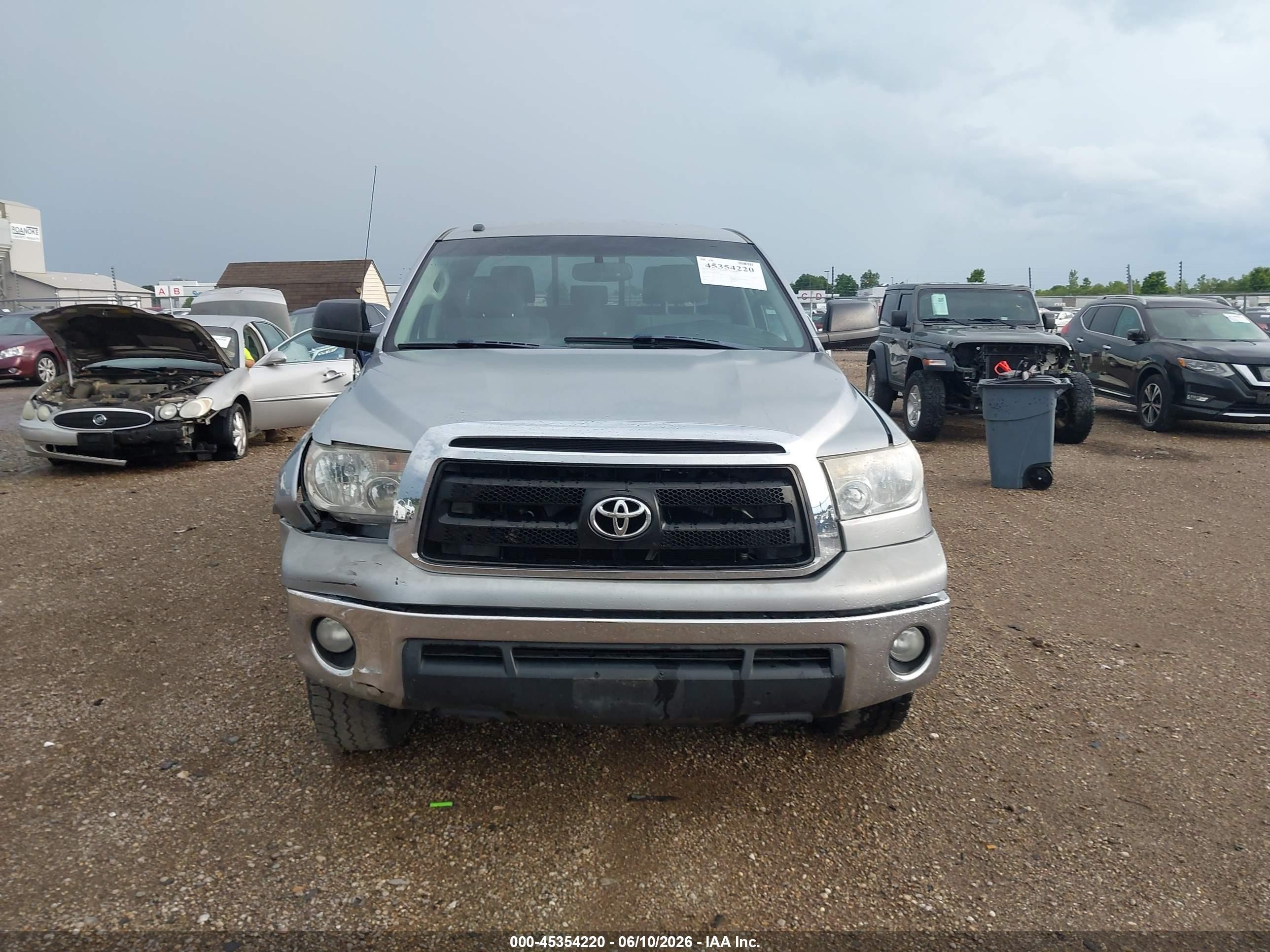 2013 Toyota Tundra Grade 5.7l V8 Silver vin: 5TFRY5F16DX142458