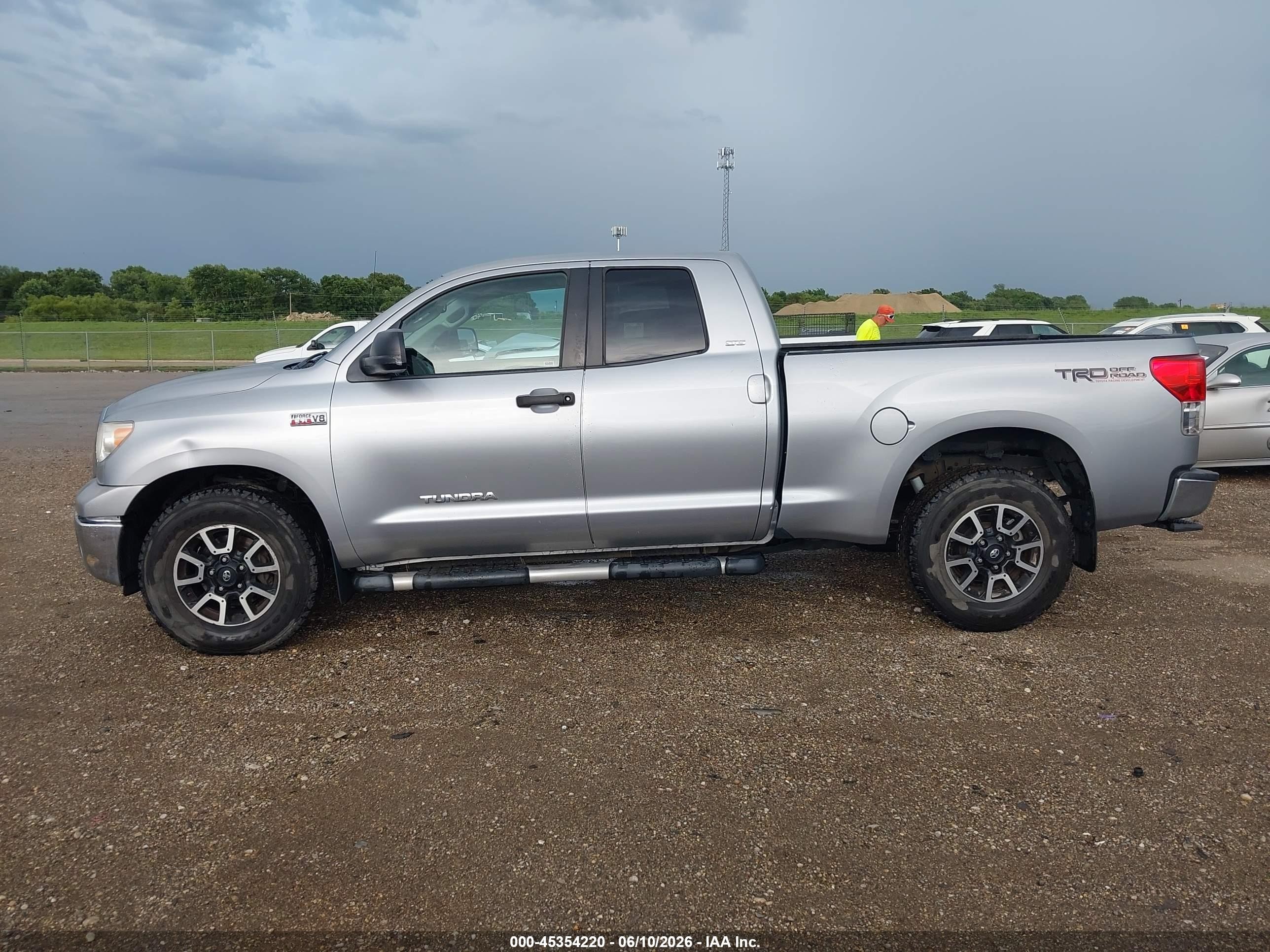 2013 Toyota Tundra Grade 5.7l V8 Silver vin: 5TFRY5F16DX142458