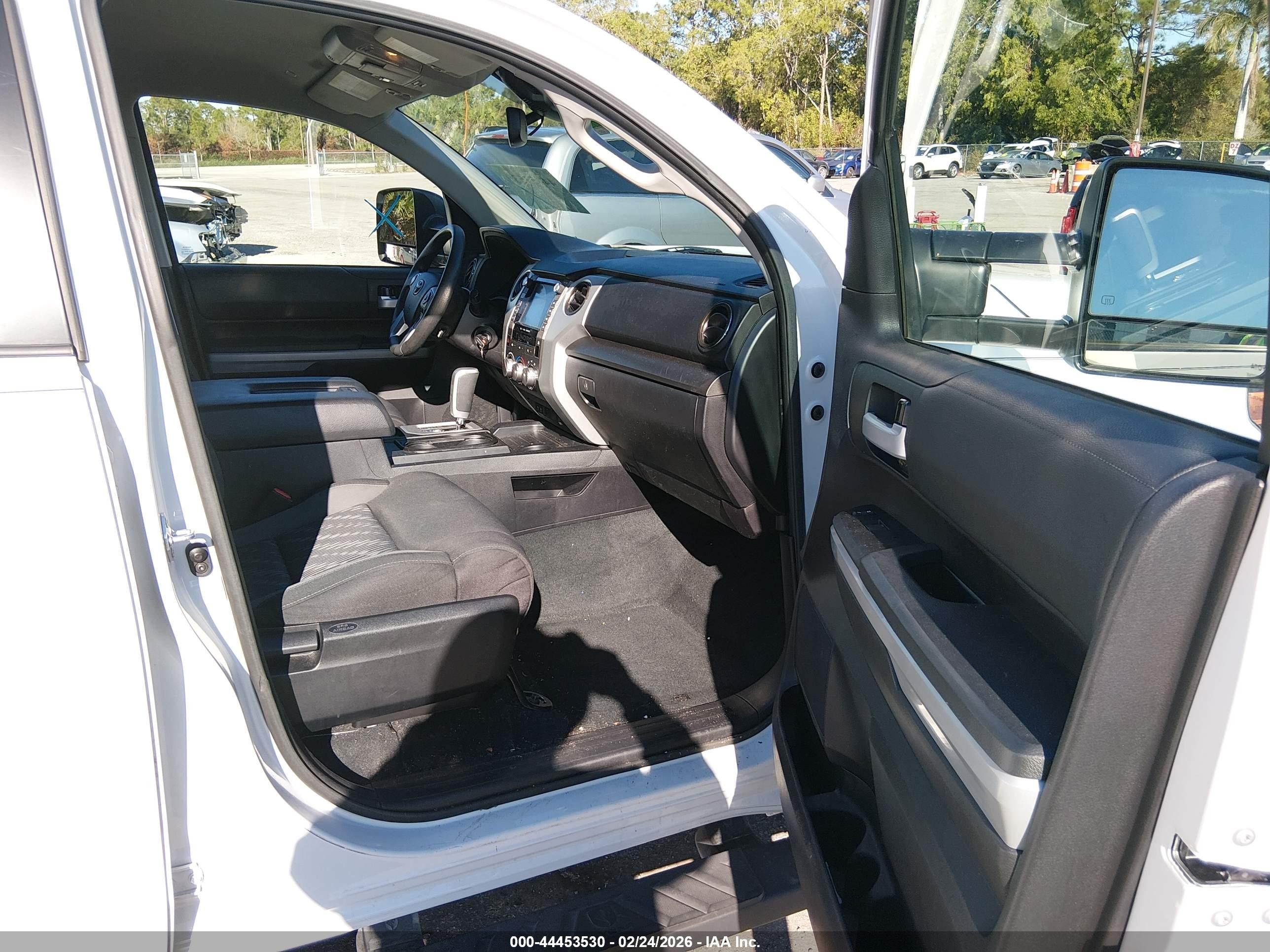 2021 Toyota Tundra Sr5 White vin: 5TFRY5F16MX285393