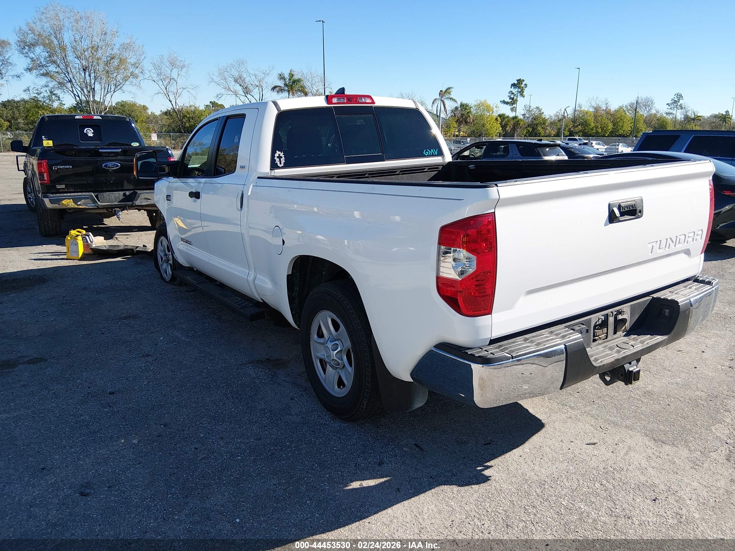 2021 Toyota Tundra Sr5 White vin: 5TFRY5F16MX285393