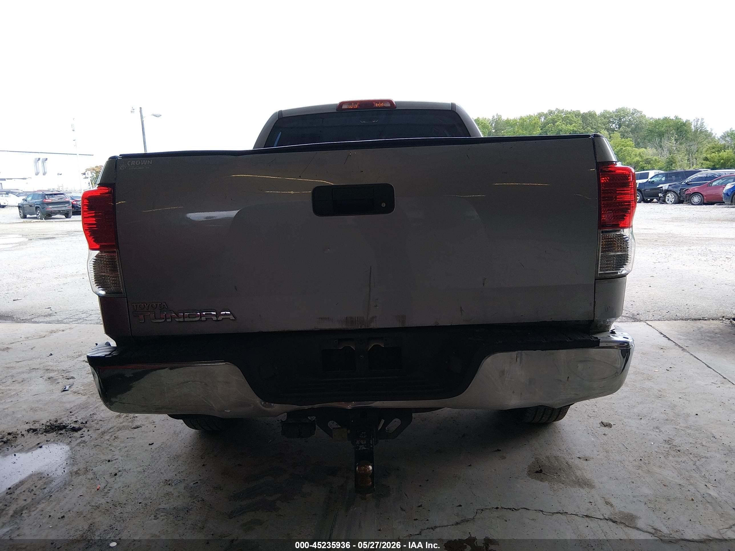 2010 Toyota Tundra Grade 5.7l V8 Silver vin: 5TFRY5F17AX078118