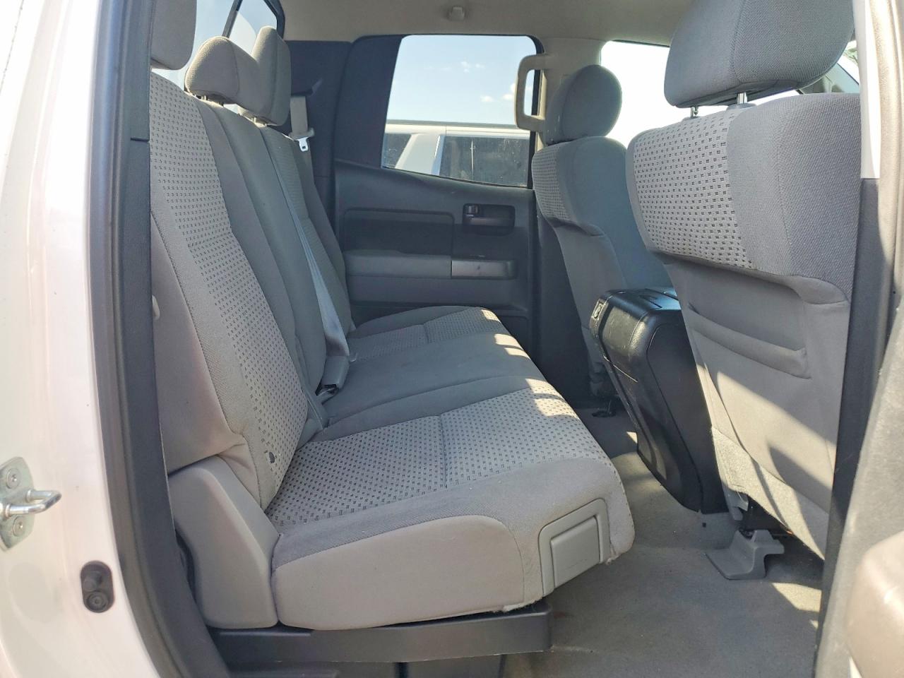 2011 Toyota Tundra Double Cab Sr5 White vin: 5TFRY5F17BX114519