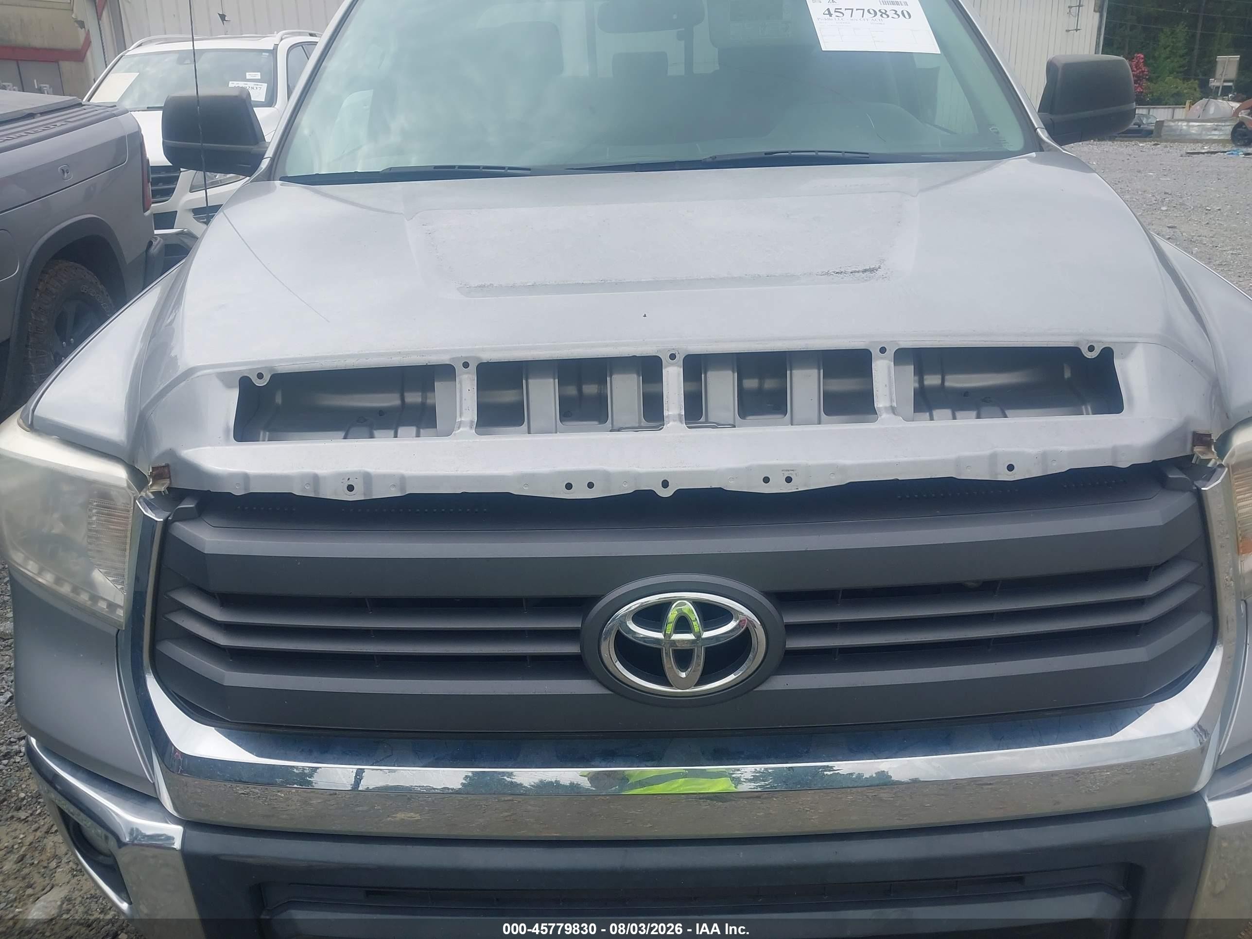 2014 Toyota Tundra Sr5 5.7l V8 Silver vin: 5TFRY5F17EX169931